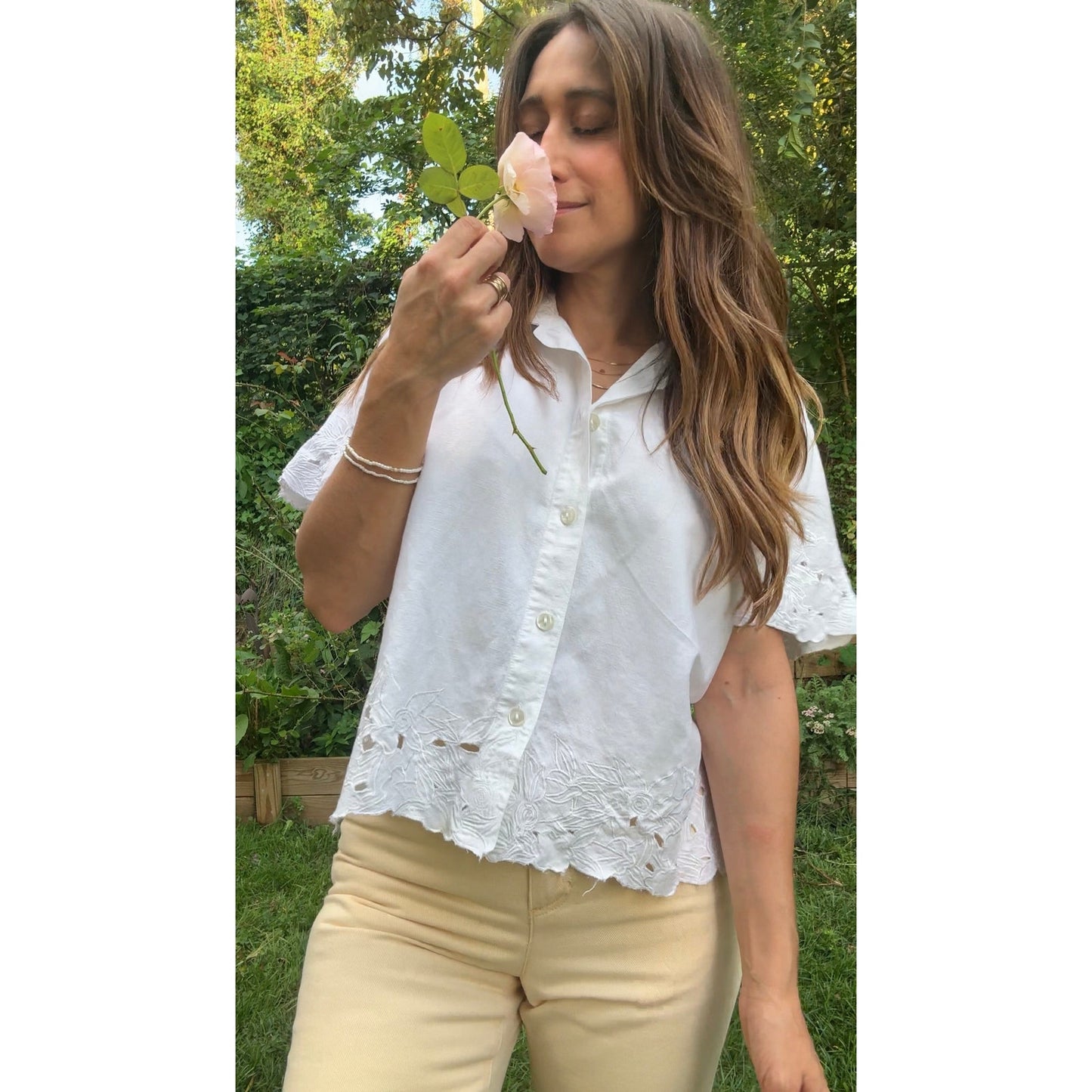 VINTAGE EMBROIDERED BUTTON-DOWN BLOUSE — WHITE