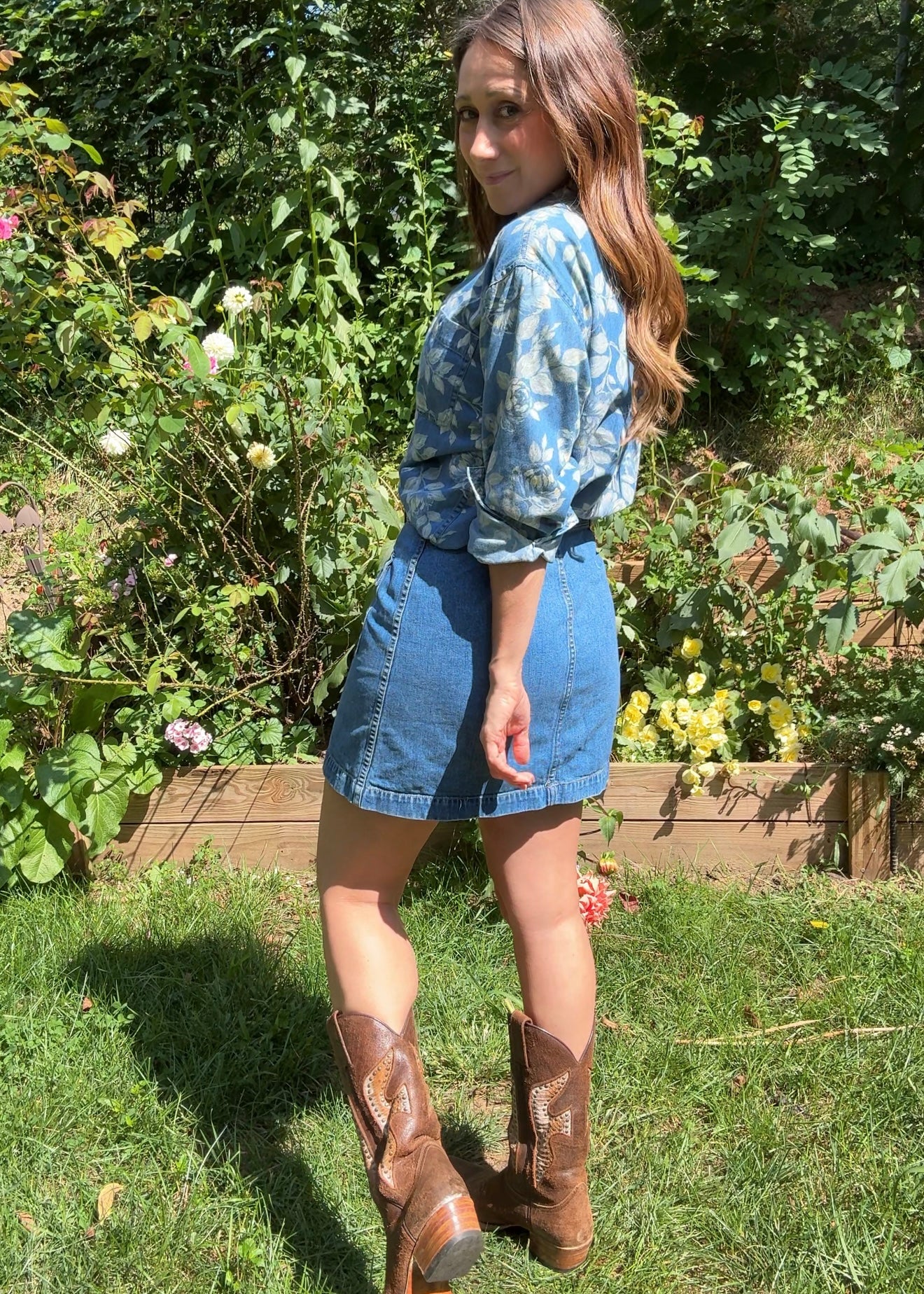 Vintage Lizwear Chambray Floral Shirt – 90s Western Denim