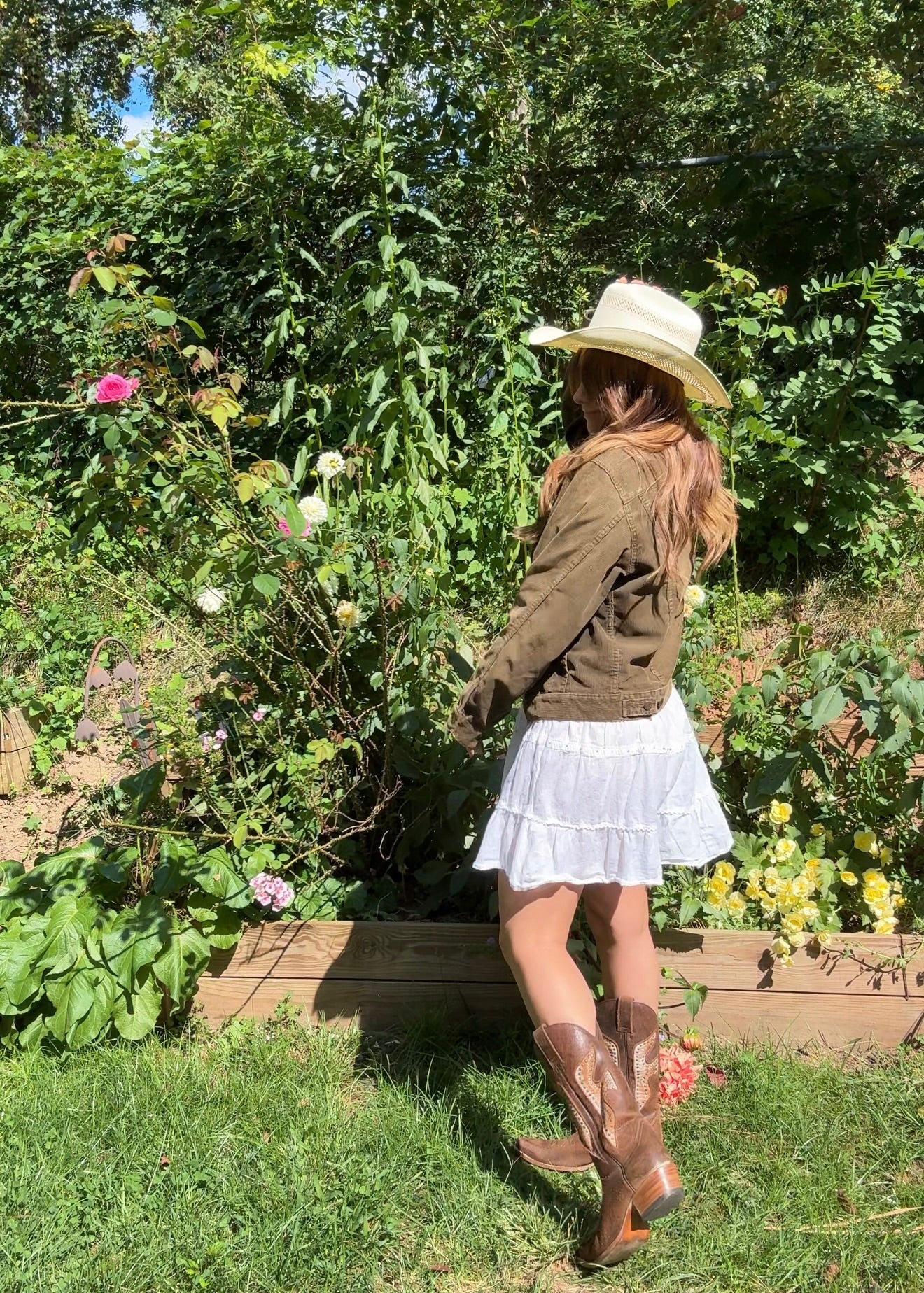 White Eyelet Sundress — Coastal Cowboy / 2000s Y2K
