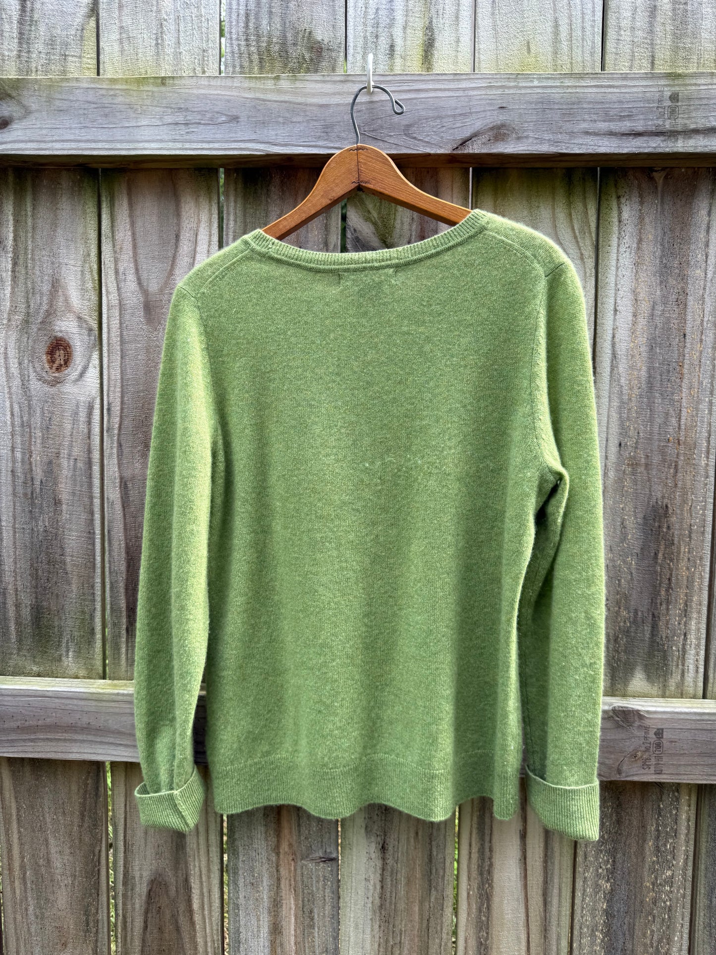 Tahari Cashmere Crewneck Sweater | Moss Green 100% Cashmere Knit