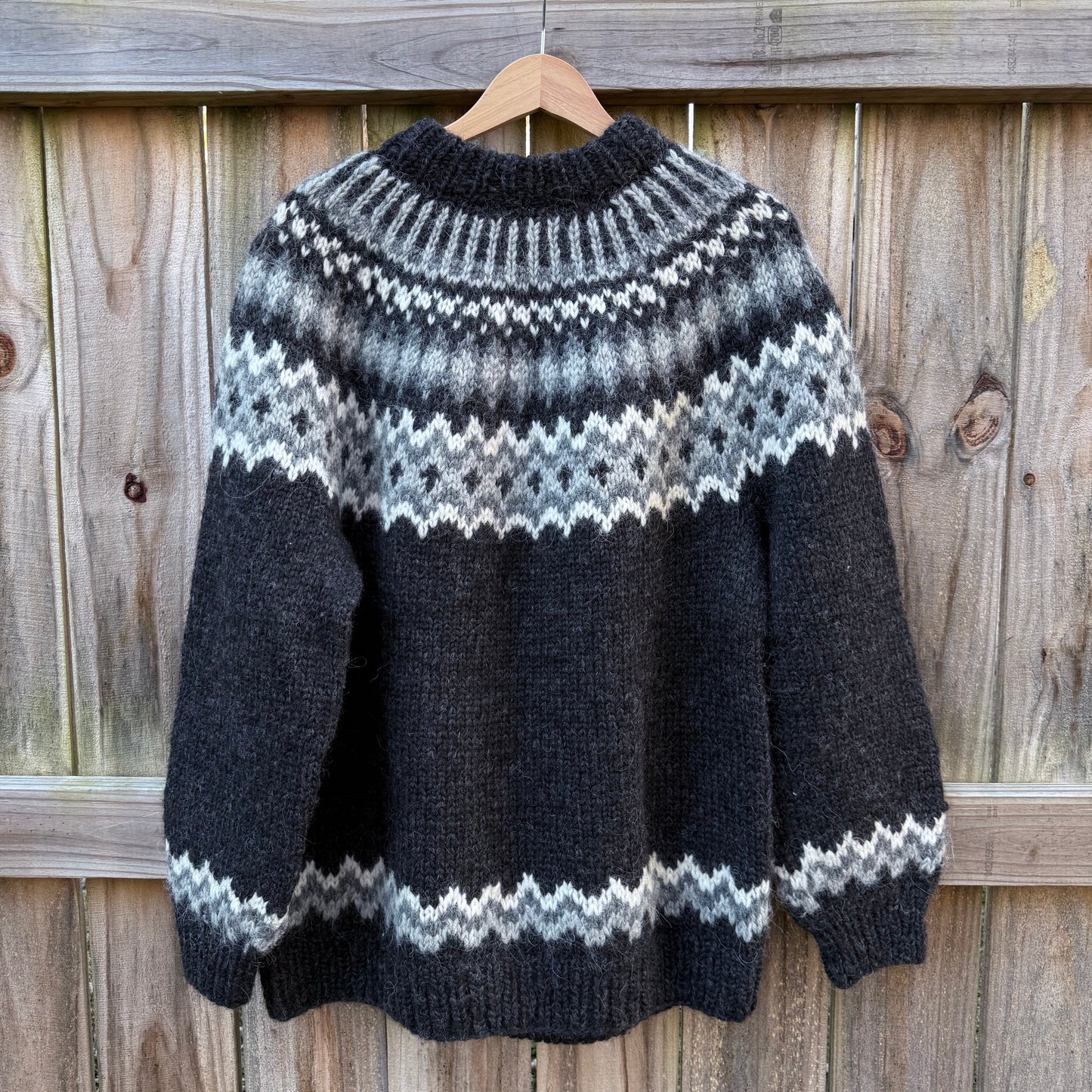 Vintage Icelandic Hand-Knit Wool Sweater Gray Nordic Yolk