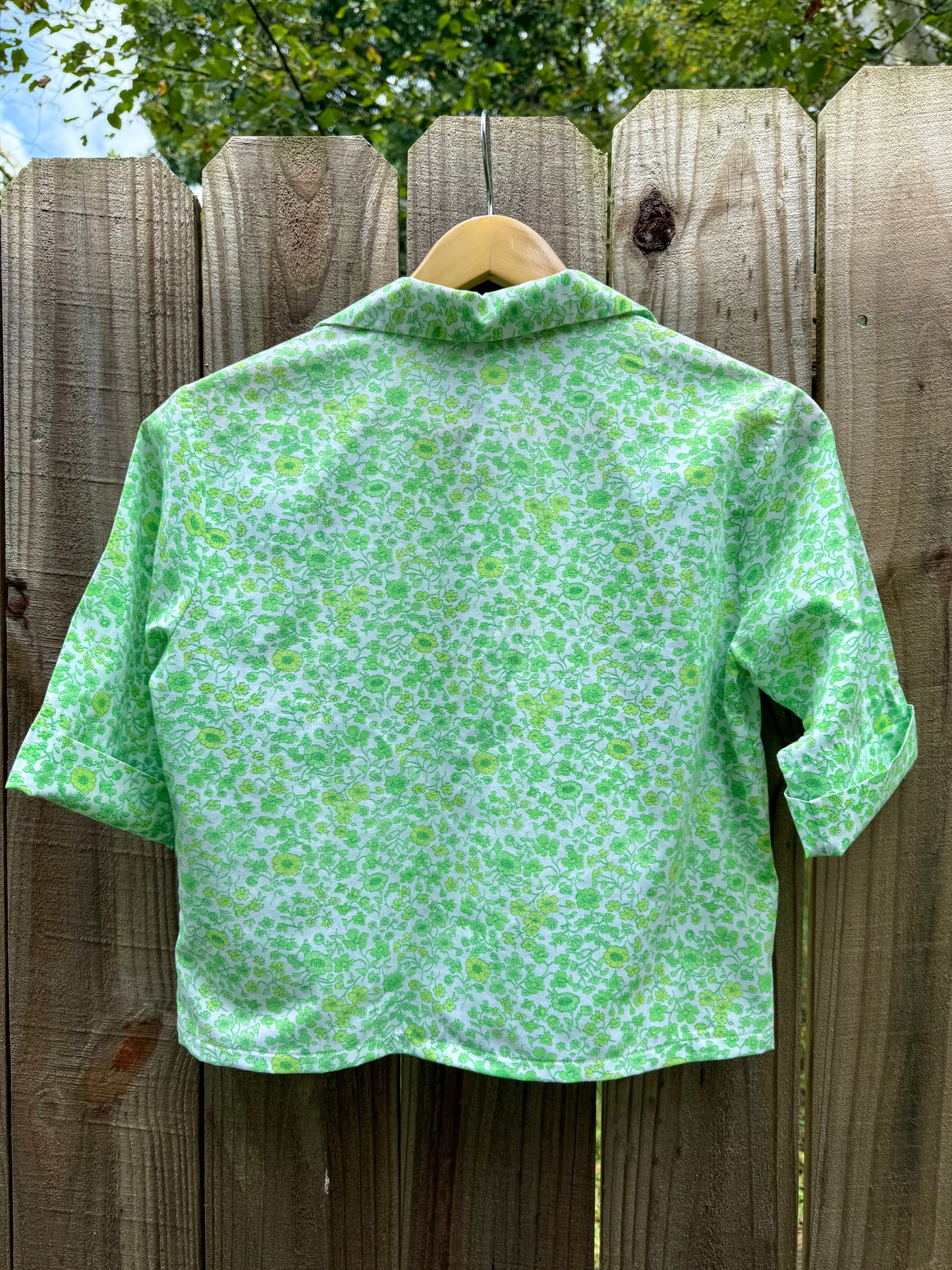 Cropped Cotton Button-Up in Citrus Bloom