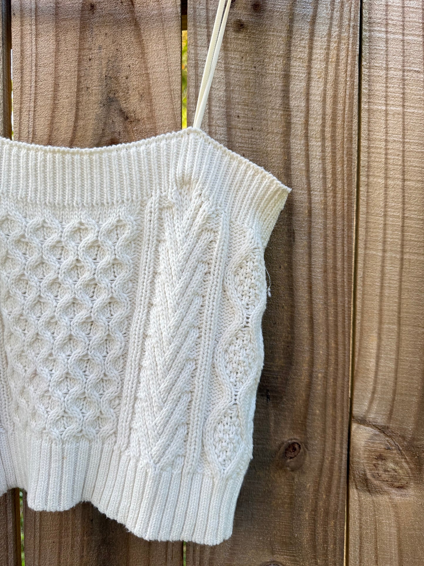 HONEYCOMB CREAM KNIT CABLE CAMI TOP