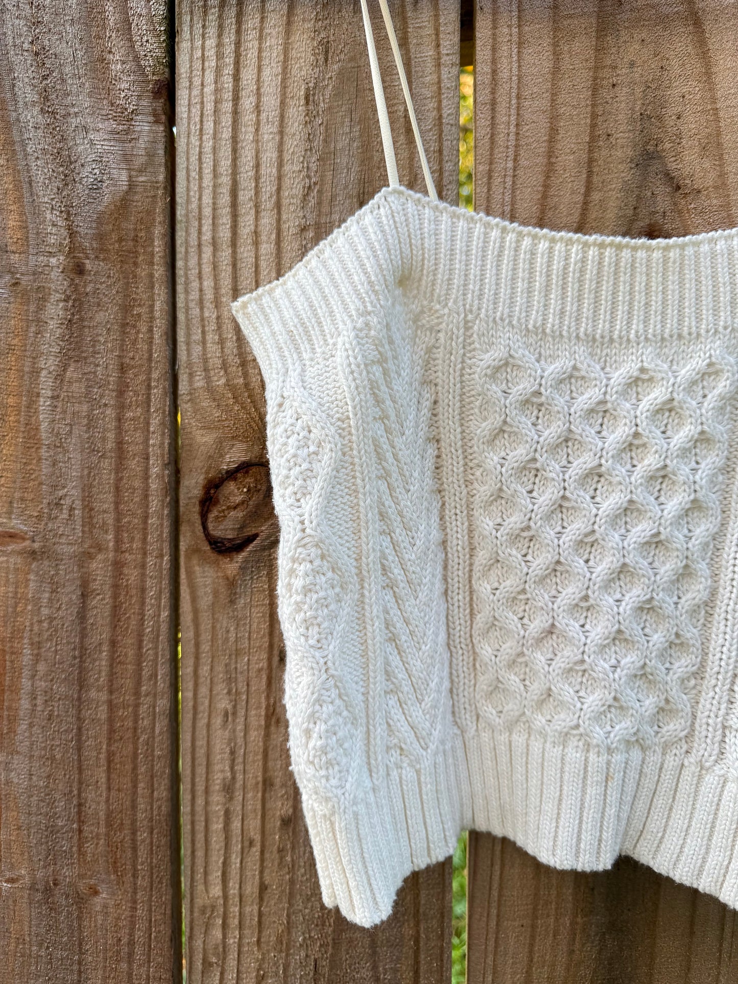 HONEYCOMB CREAM KNIT CABLE CAMI TOP