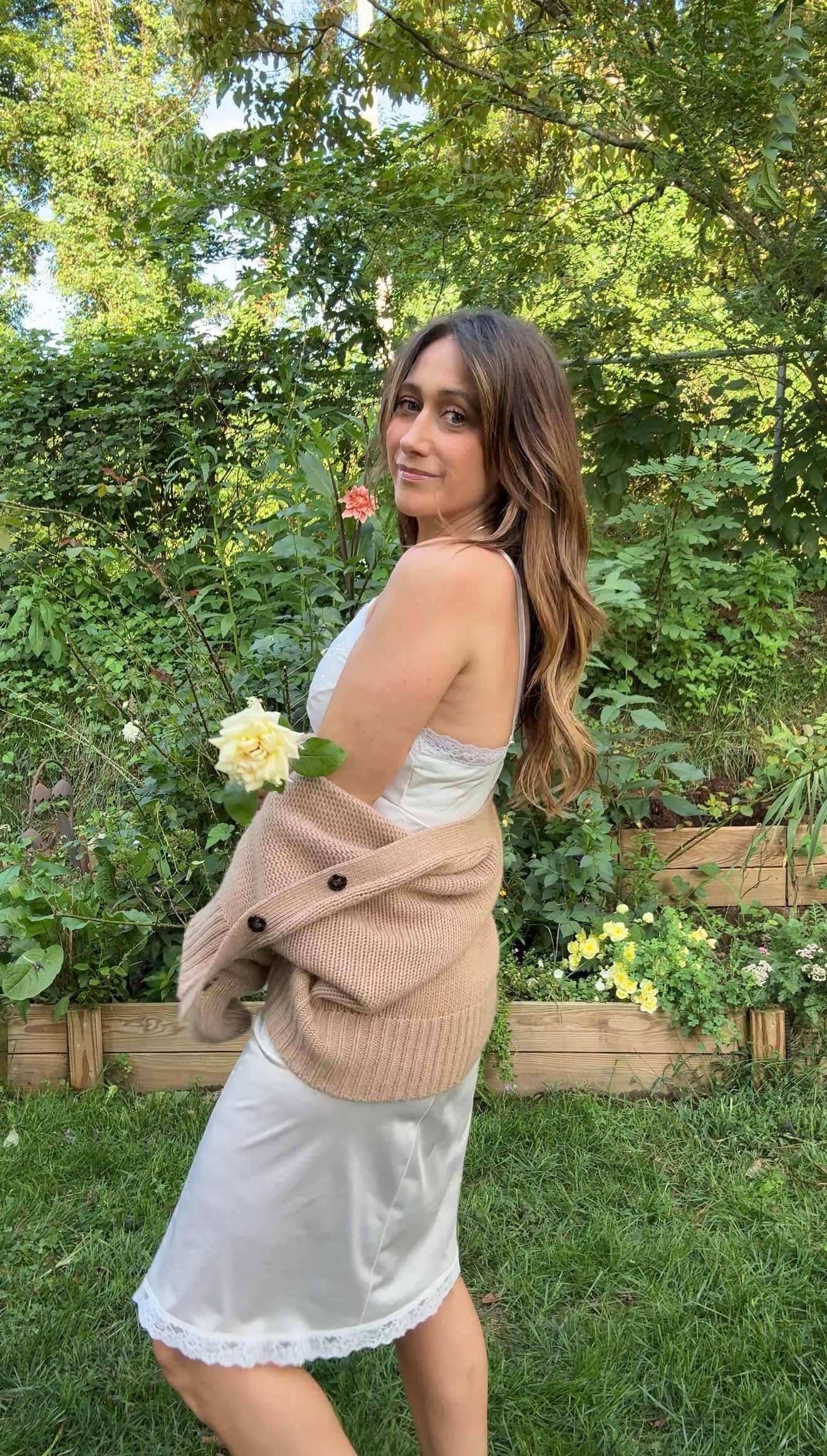 SABLYN CROPPED CASHMERE CARDIGAN — NEUTRAL BEIGE