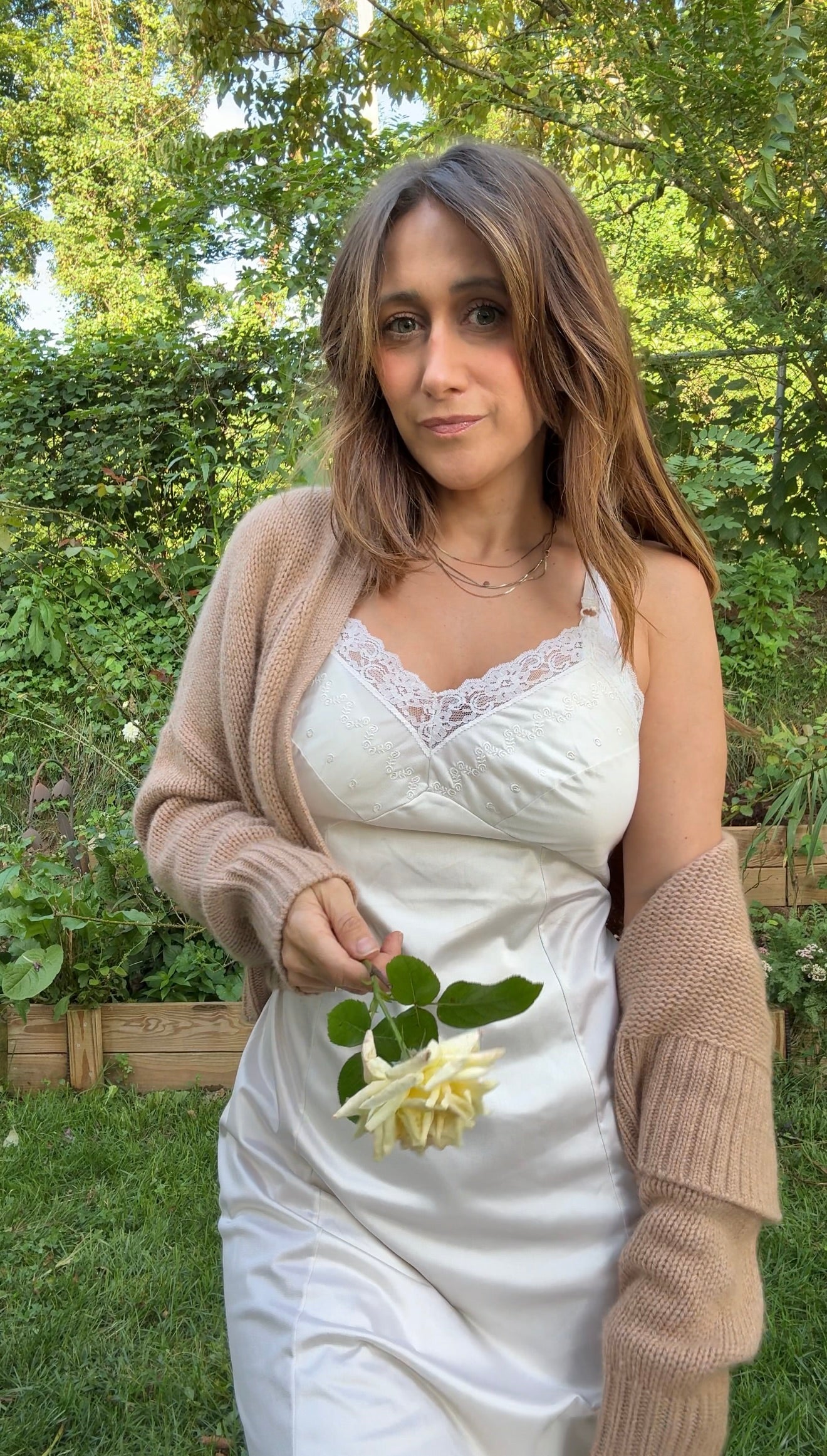 SABLYN CROPPED CASHMERE CARDIGAN — NEUTRAL BEIGE