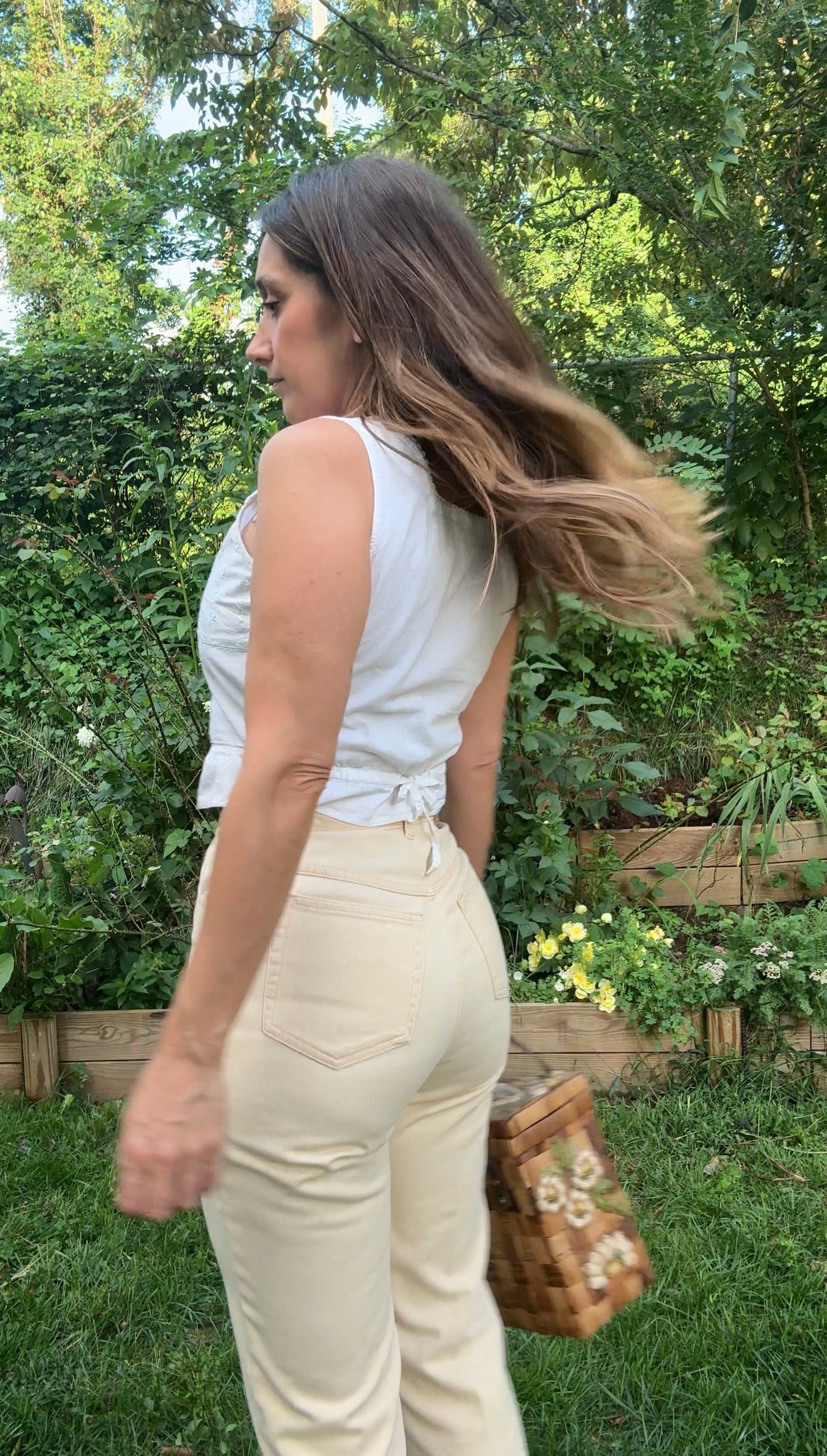 VINTAGE LIZ CLAIBORNE FADED YELLOW HIGH-RISE JEANS — 90s