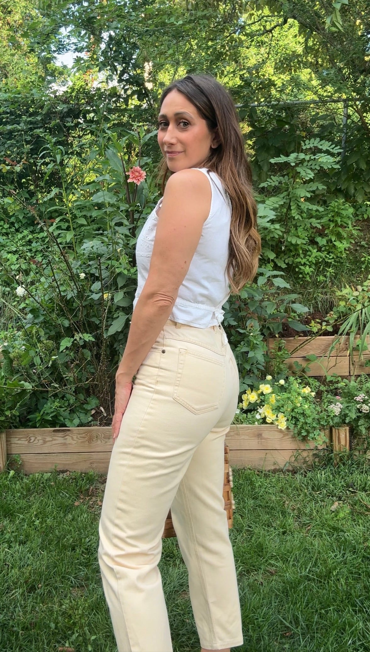 VINTAGE LIZ CLAIBORNE FADED YELLOW HIGH-RISE JEANS — 90s