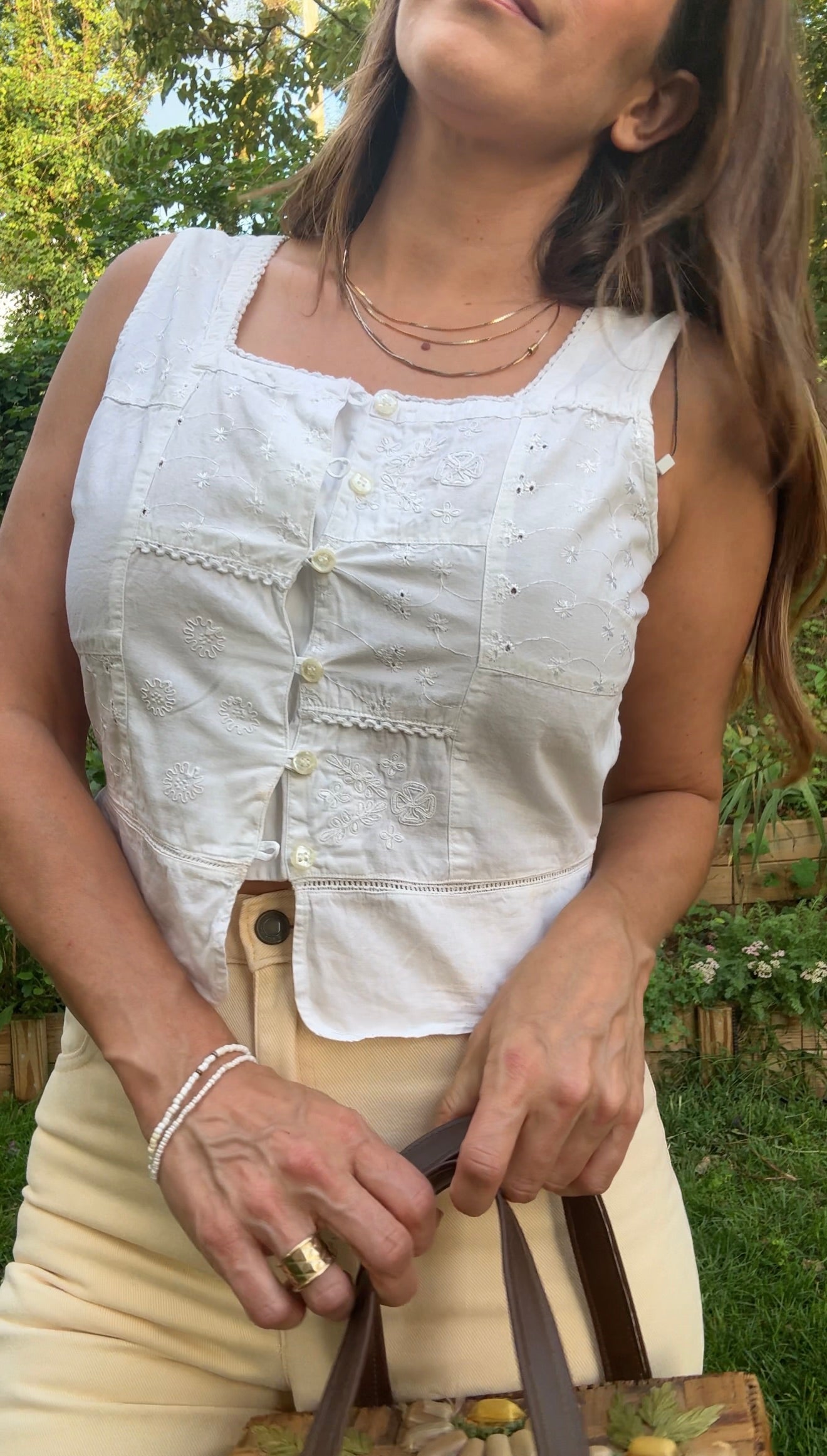 VINTAGE PATCHWORK EMBROIDERED COTTON BUTTON-DOWN TANK — WHITE