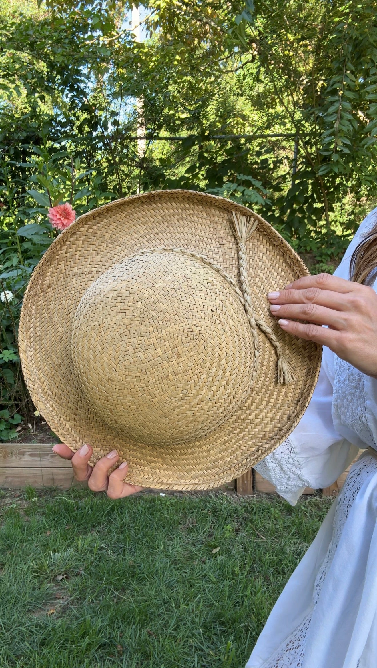 Wide Brim Vintage Ventilated Straw Hat