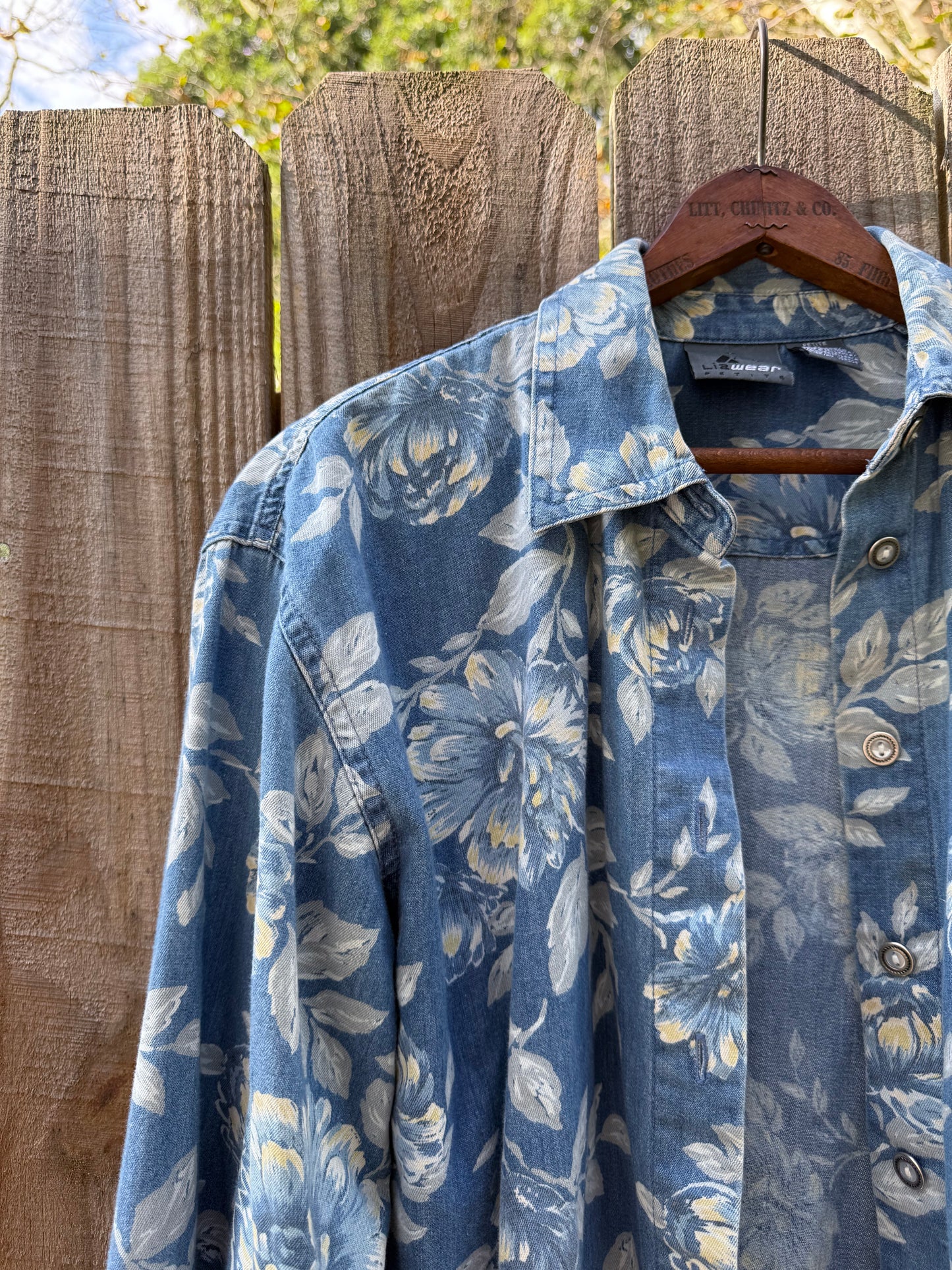 Vintage Lizwear Chambray Floral Shirt – 90s Western Denim