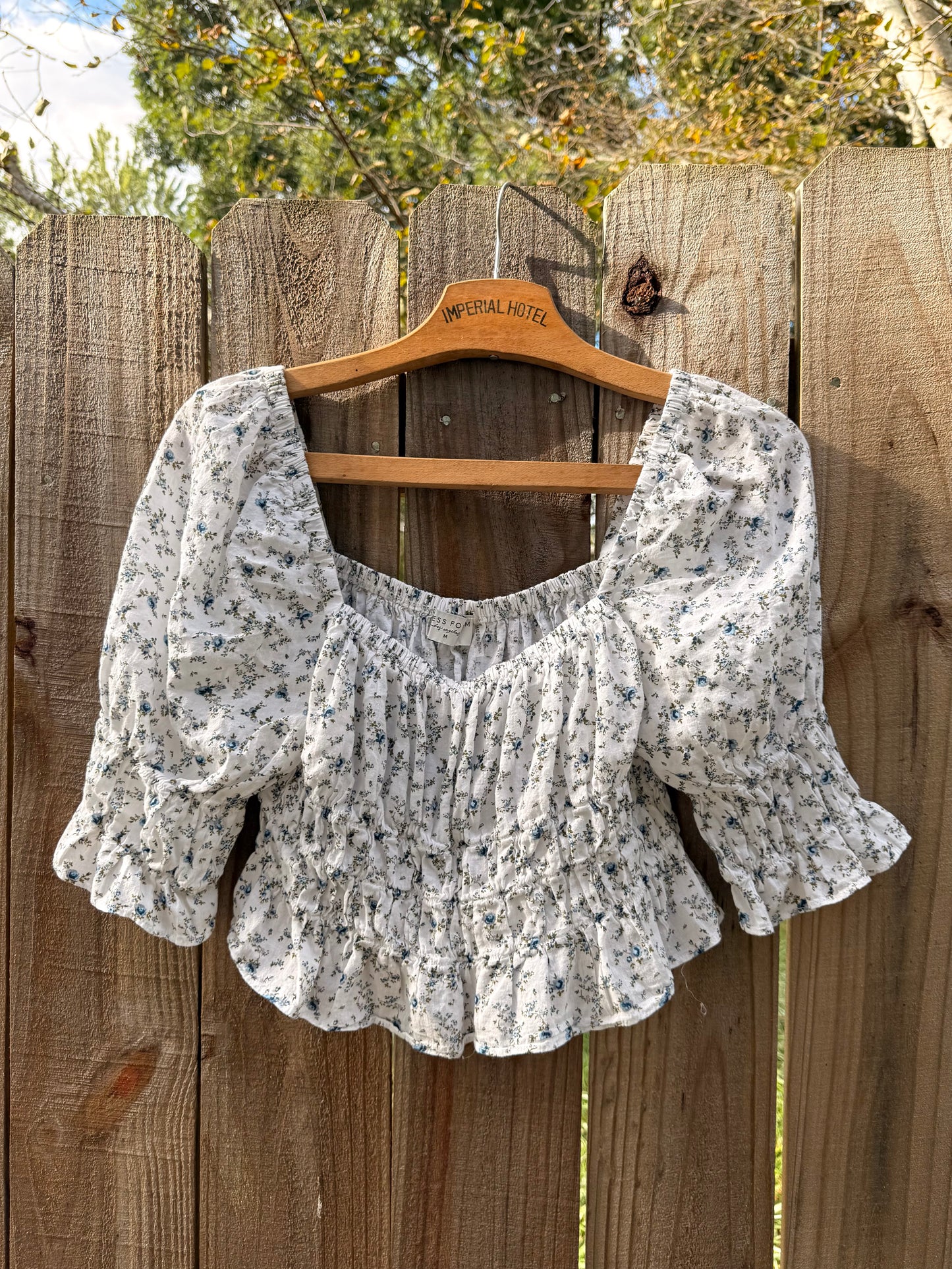 Smocked Prairie Crop Top – Vintage-Inspired Floral