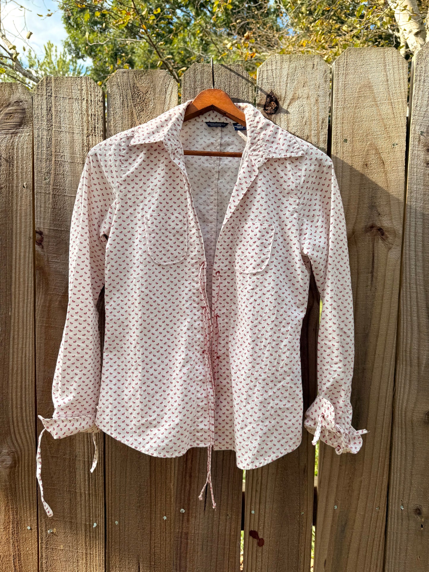 Y2K Lace-Up Handkerchief Print Blouse — Festival Flair / American Eagle Vintage Top XS-S