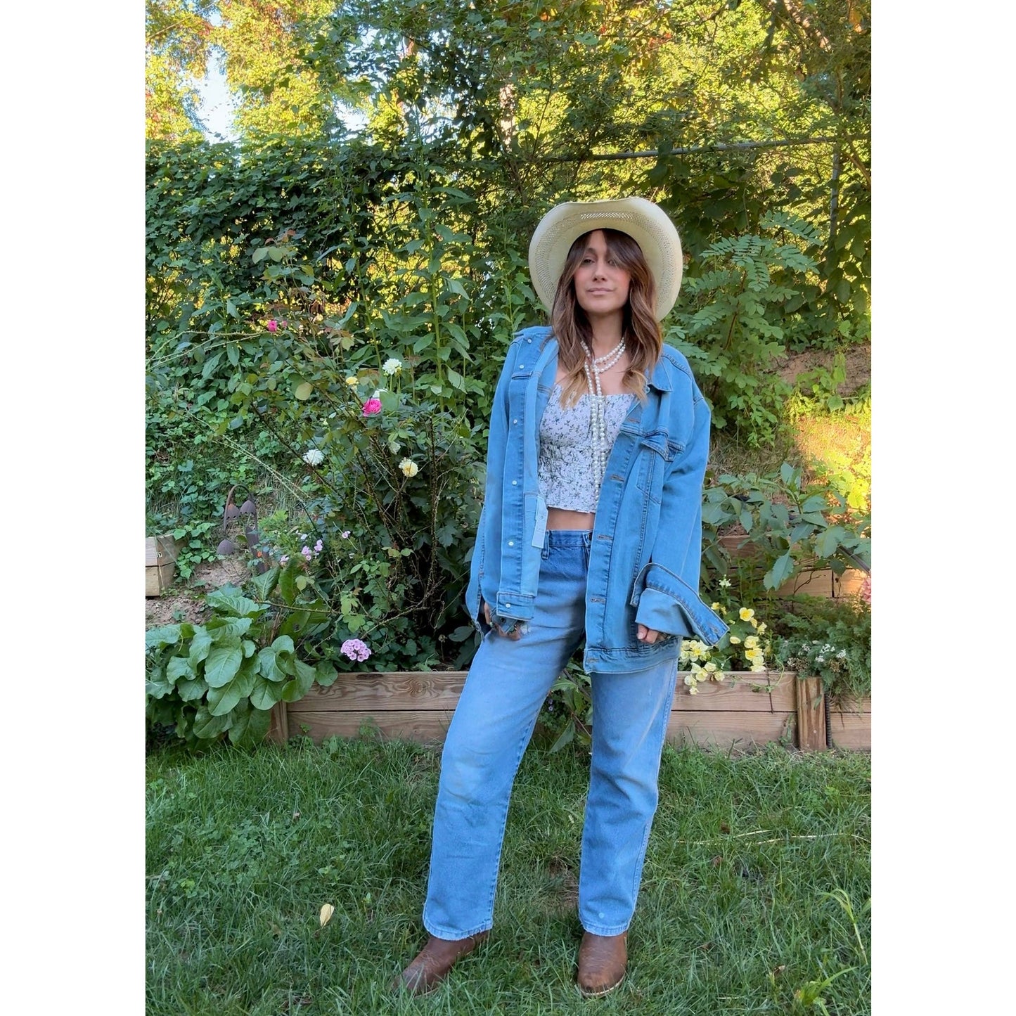 Vintage Wrangler Cowboy Cut Jeans – Distressed Mid Wash