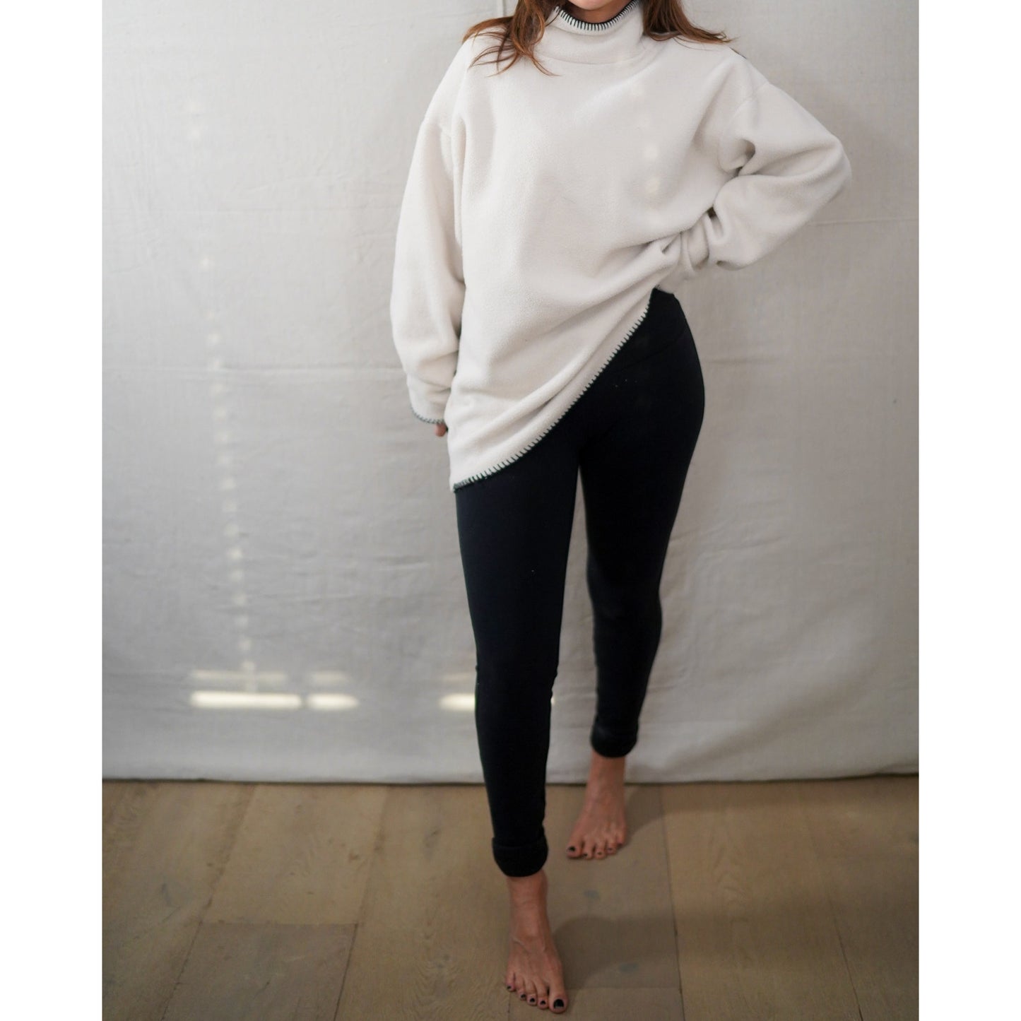 MWG Canada Fleece Mock Neck Pullover Cream Contrast Stitch – XL
