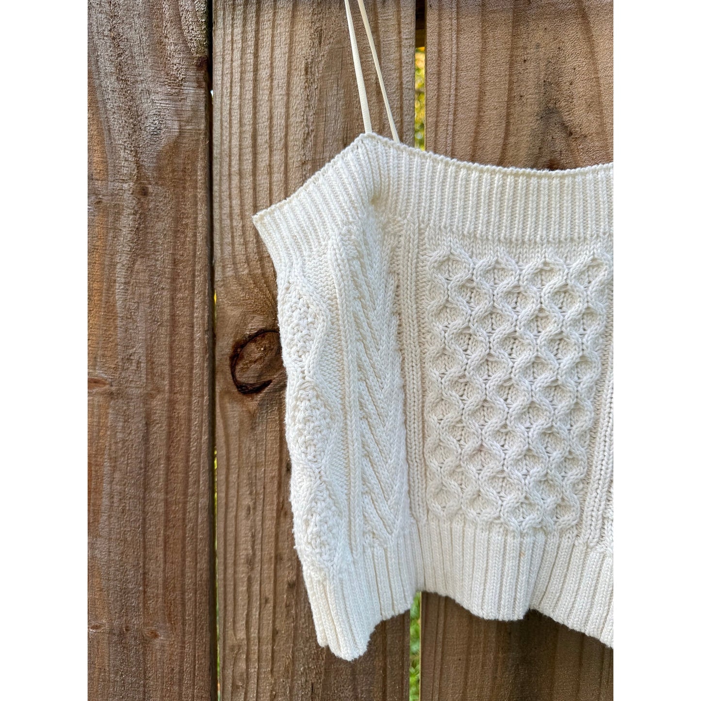 HONEYCOMB CREAM KNIT CABLE CAMI TOP