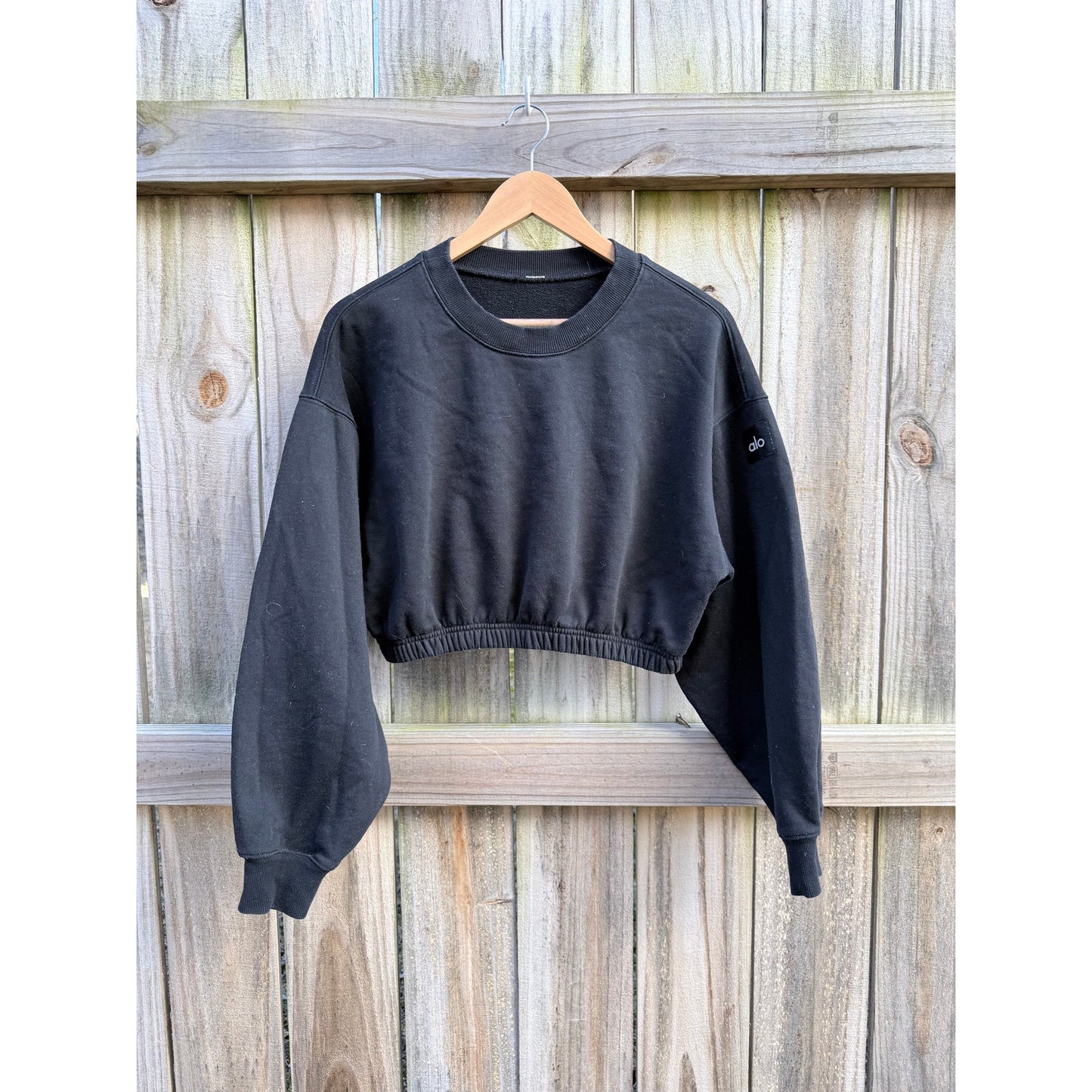 Alo Yoga Cropped Crewneck Sweatshirt Black