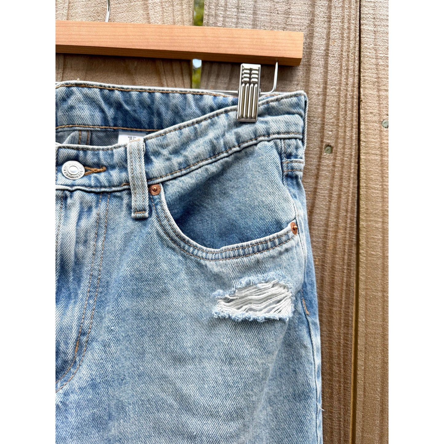 Low Waist Baggy Distressed Denim – Light Wash