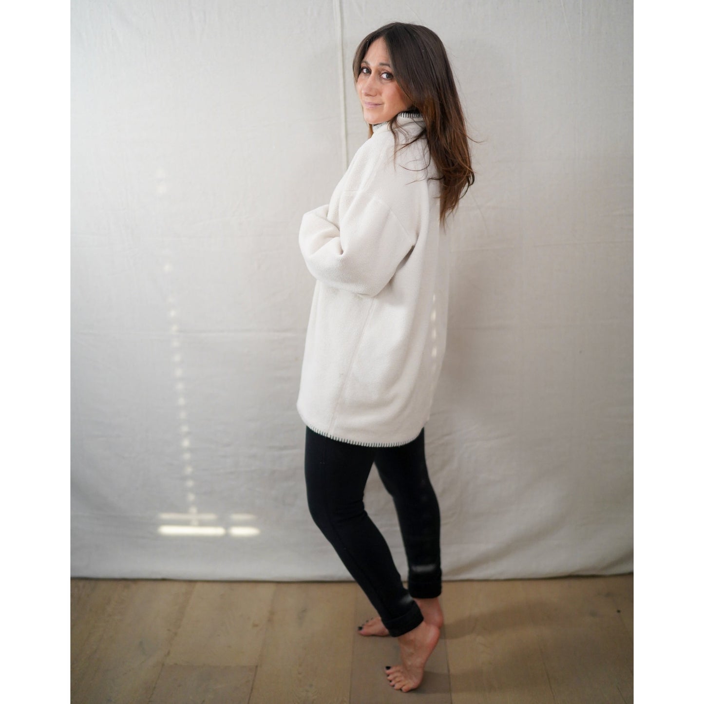 MWG Canada Fleece Mock Neck Pullover Cream Contrast Stitch – XL