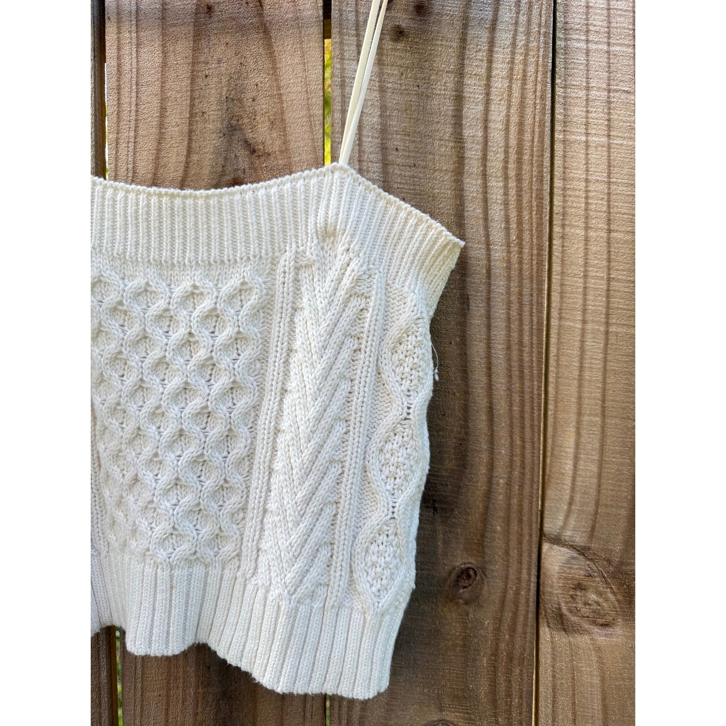 HONEYCOMB CREAM KNIT CABLE CAMI TOP