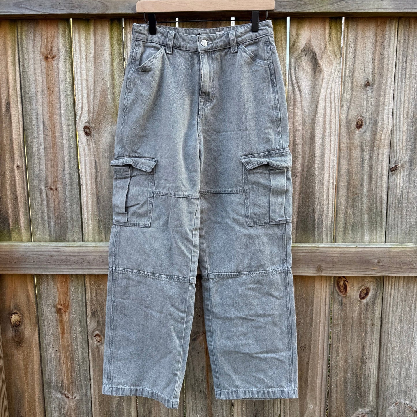 H&amp;M Washed Gray Cargo Pants – Faded Utility – Size 4