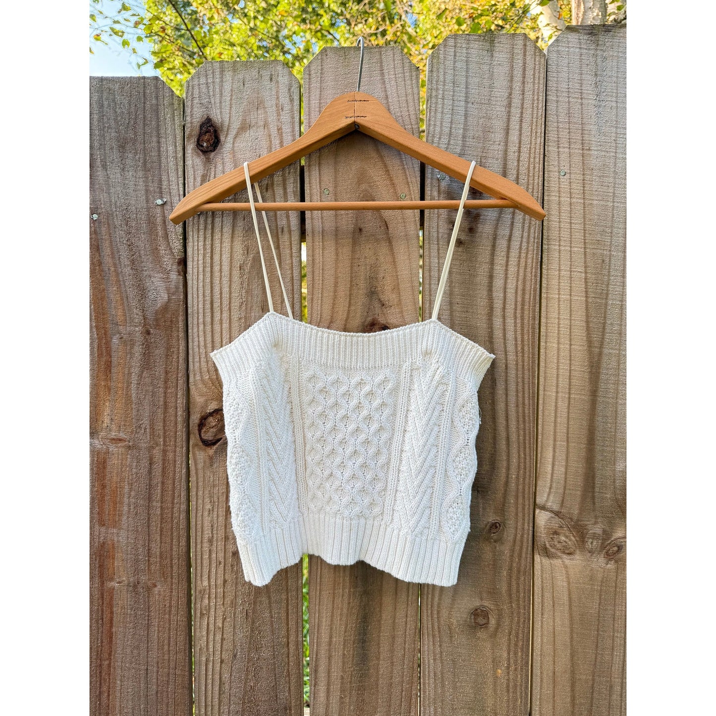 HONEYCOMB CREAM KNIT CABLE CAMI TOP