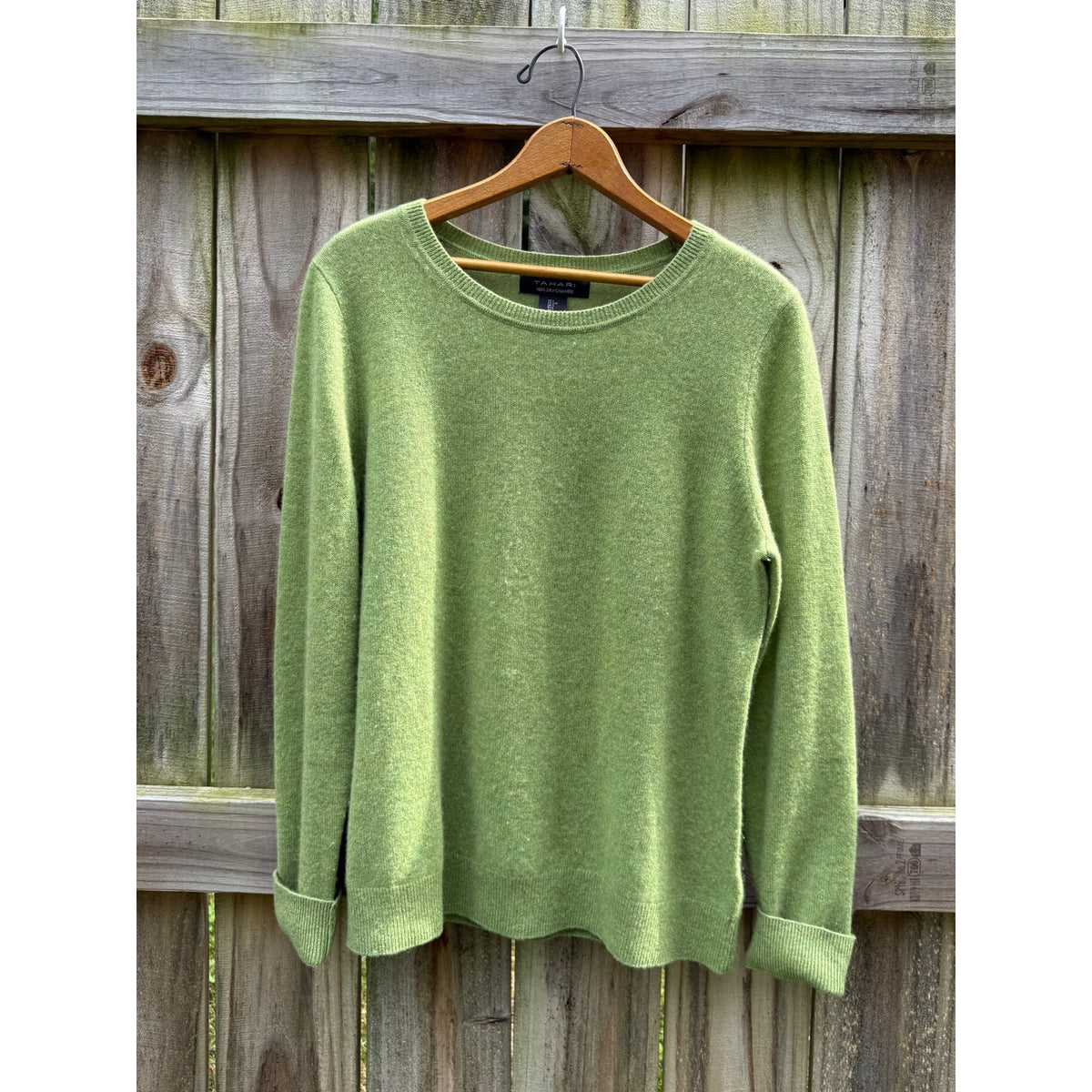 Tahari Cashmere Crewneck Sweater | Moss Green 100% Cashmere Knit