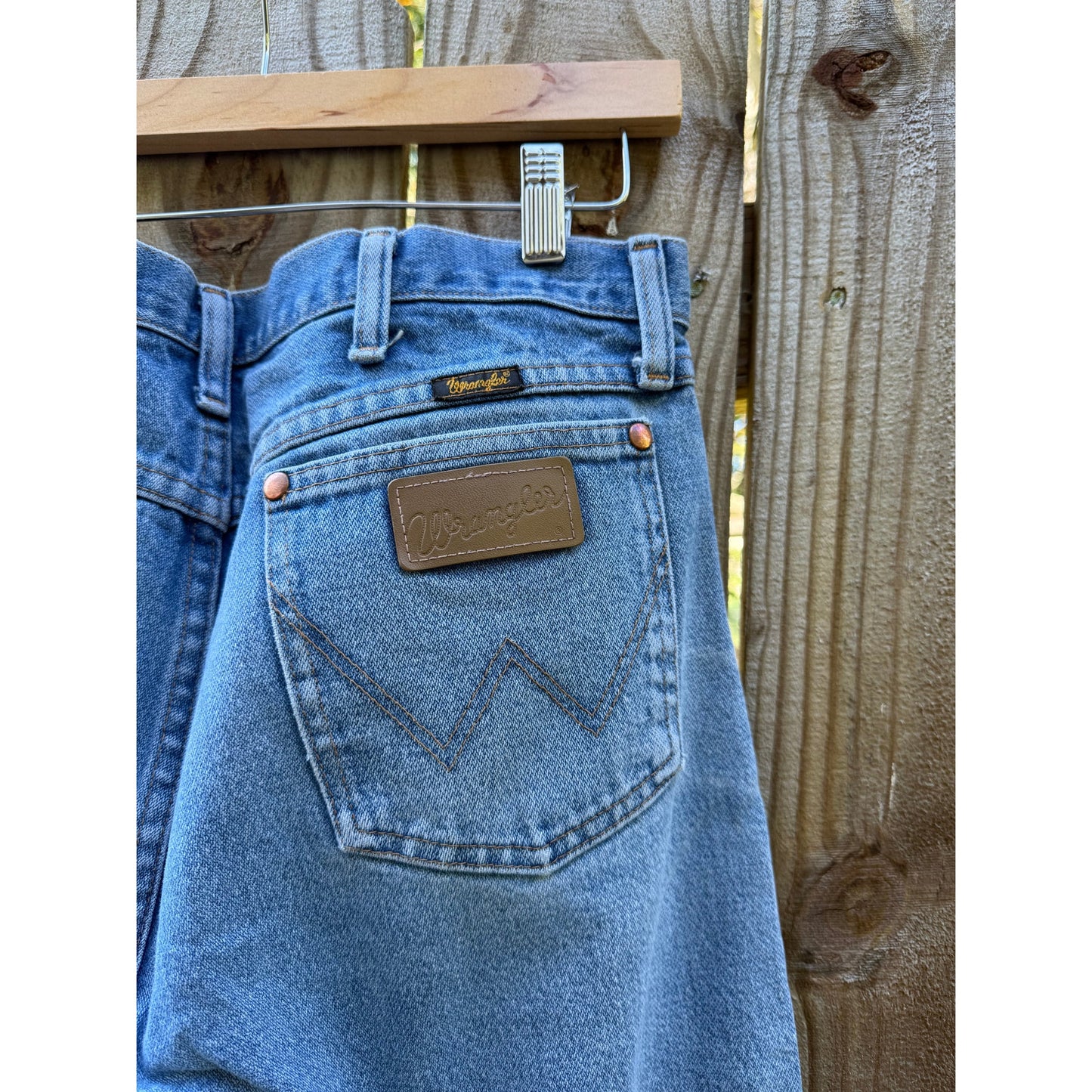 Vintage Wrangler Cowboy Cut Jeans – Distressed Mid Wash