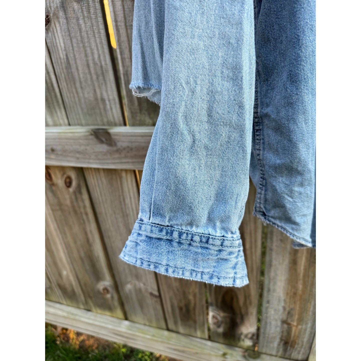 Vintage Levi’s Cotton Denim Shirt Light Wash Distressed Elbow Size L