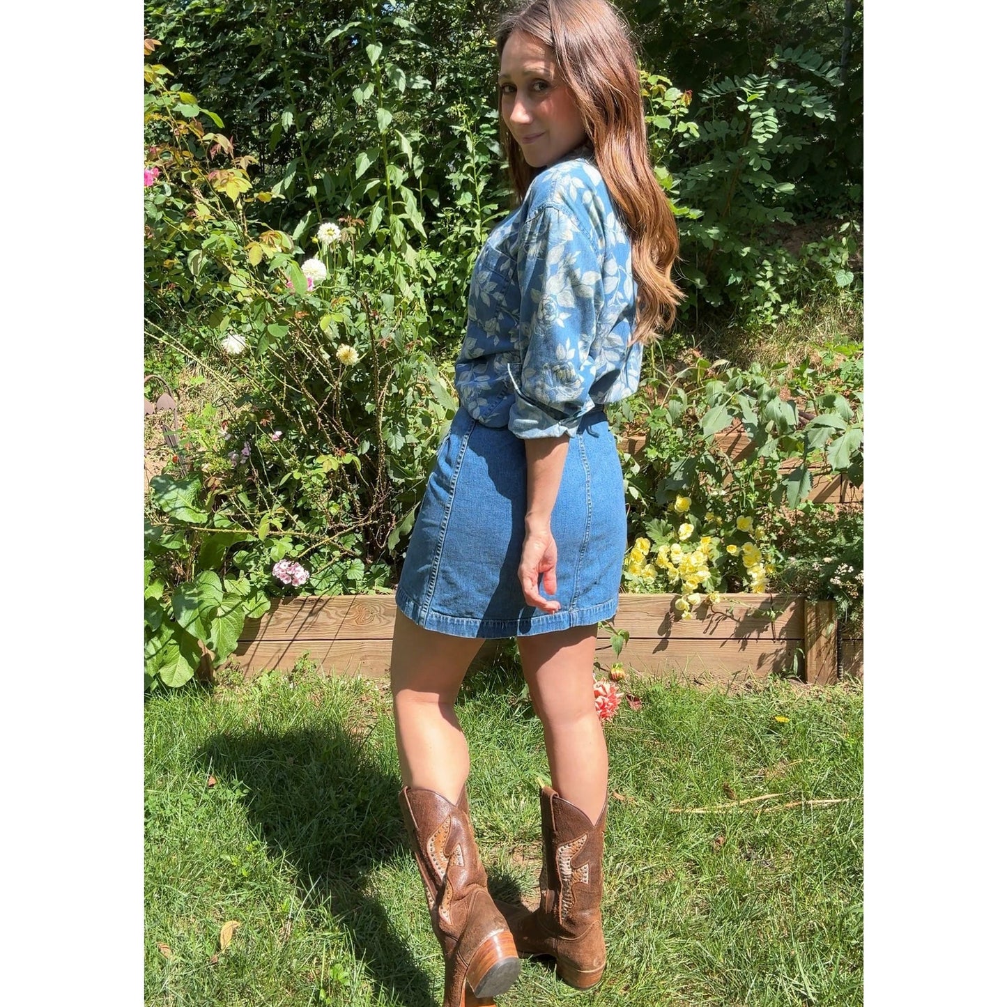 Vintage Lizwear Chambray Floral Shirt – 90s Western Denim