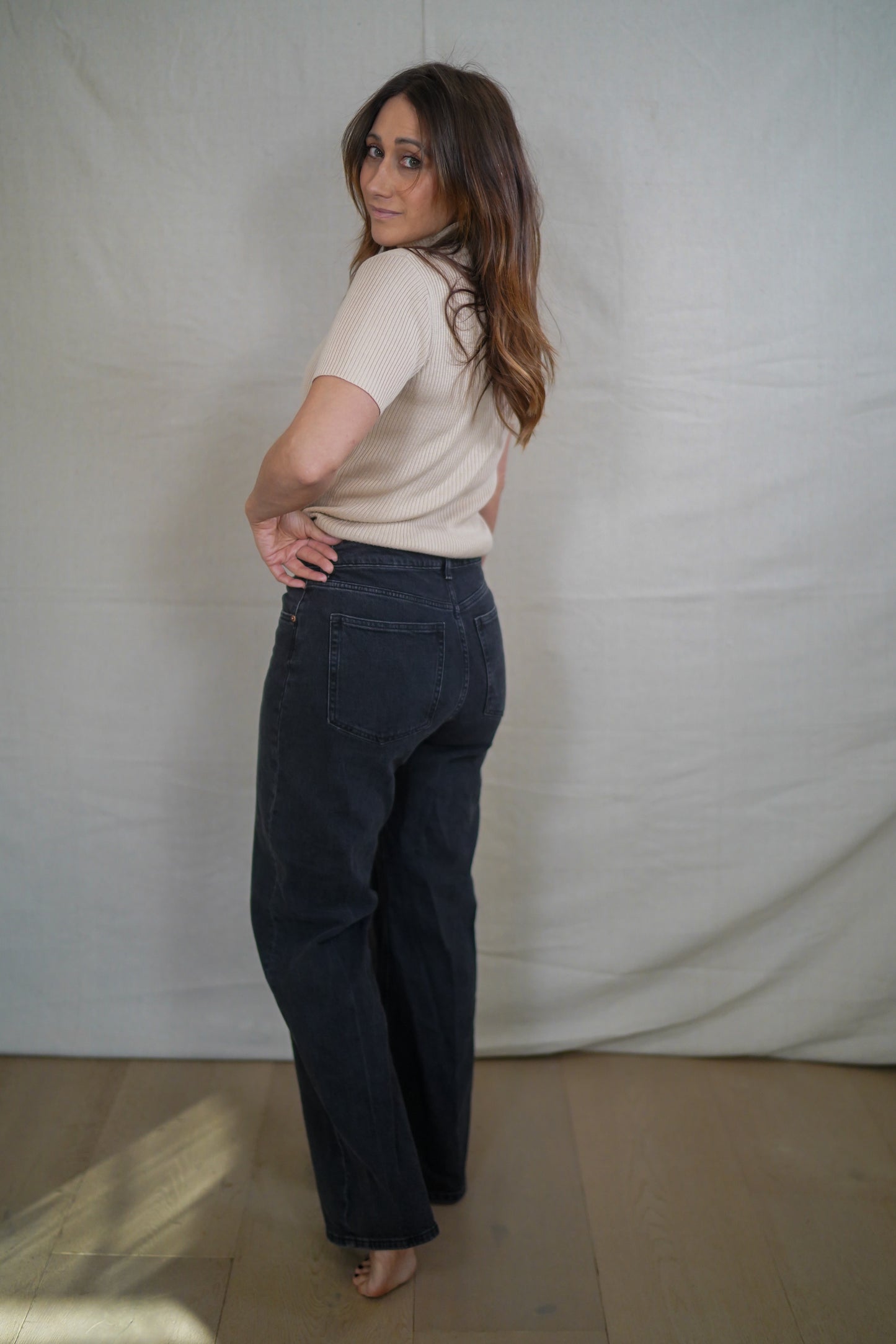 Black High-Rise Straight Jean H&M size 8