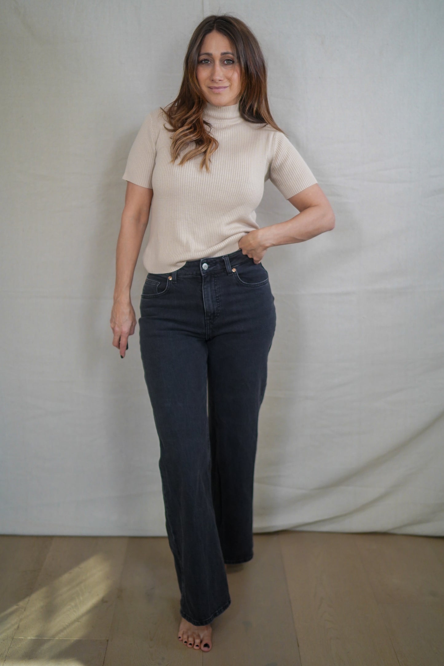 Black High-Rise Straight Jean H&M size 8