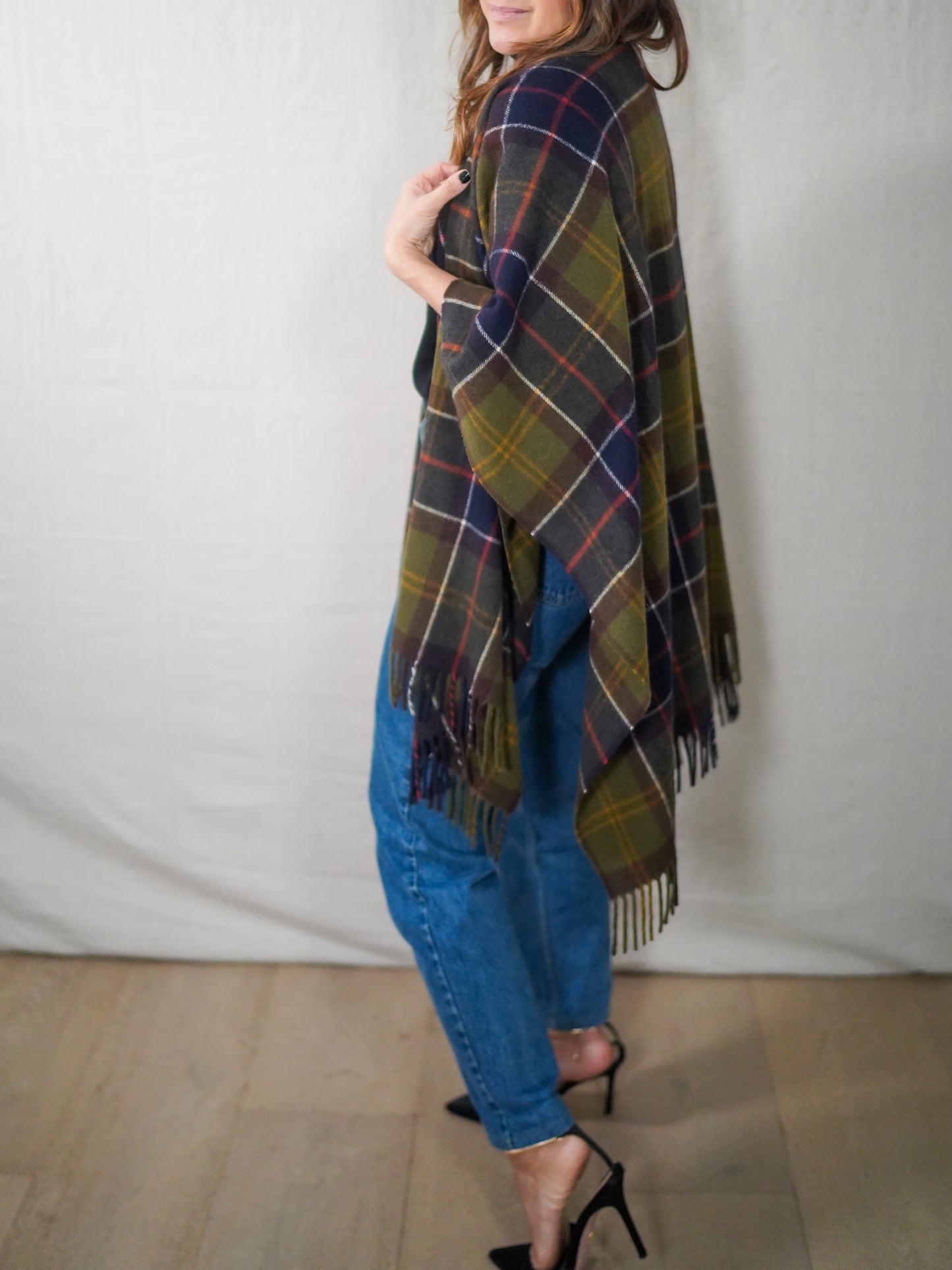 Barbour Tartan Wool Poncho Cape Shawl Wrap Fringe Hem Heritage Plaid Outerwear