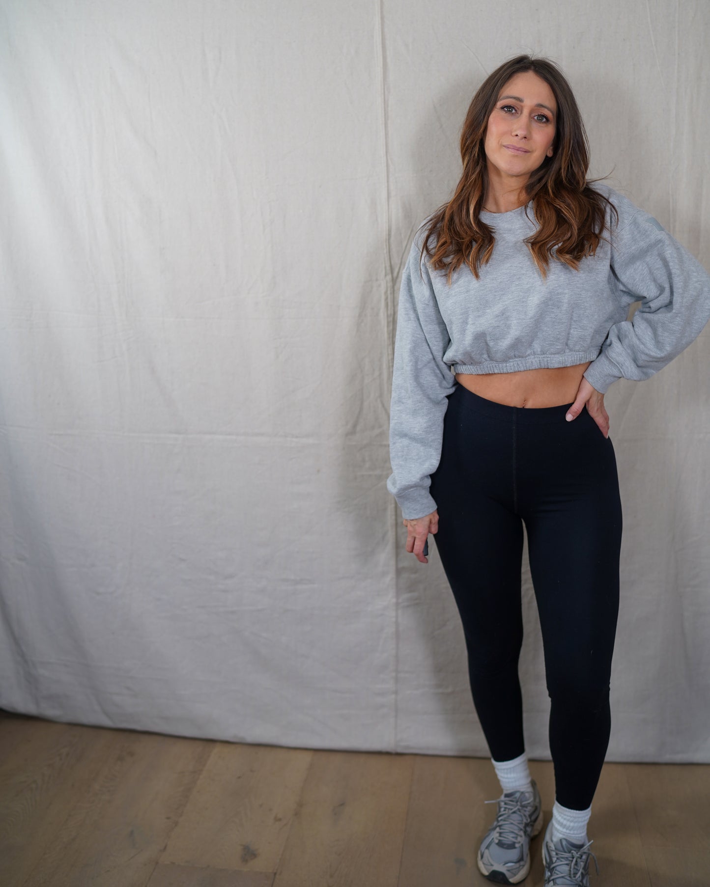 Alo Cropped Sweatshirt – Heather Gray