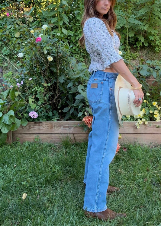 Vintage Wrangler Cowboy Cut Jeans – Distressed Mid Wash