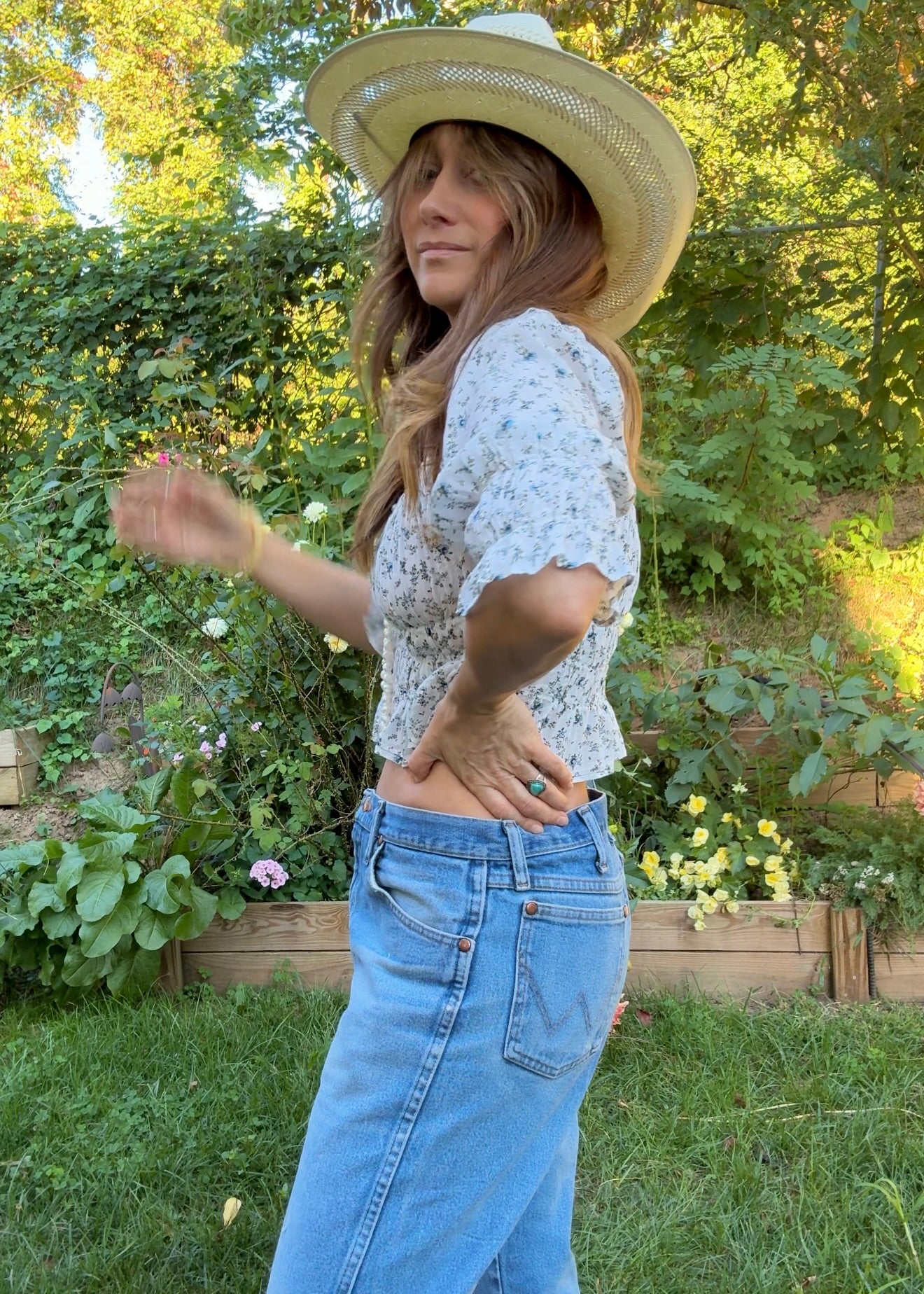Smocked Prairie Crop Top – Vintage-Inspired Floral