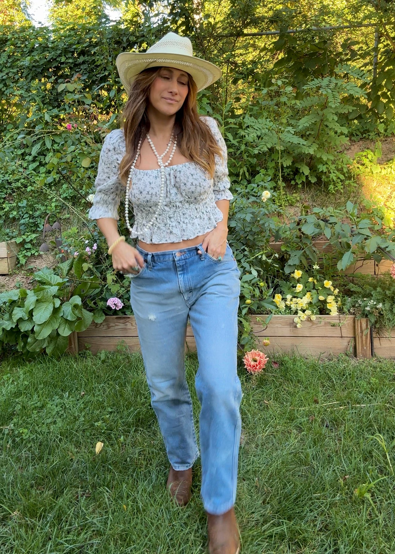 Smocked Prairie Crop Top – Vintage-Inspired Floral