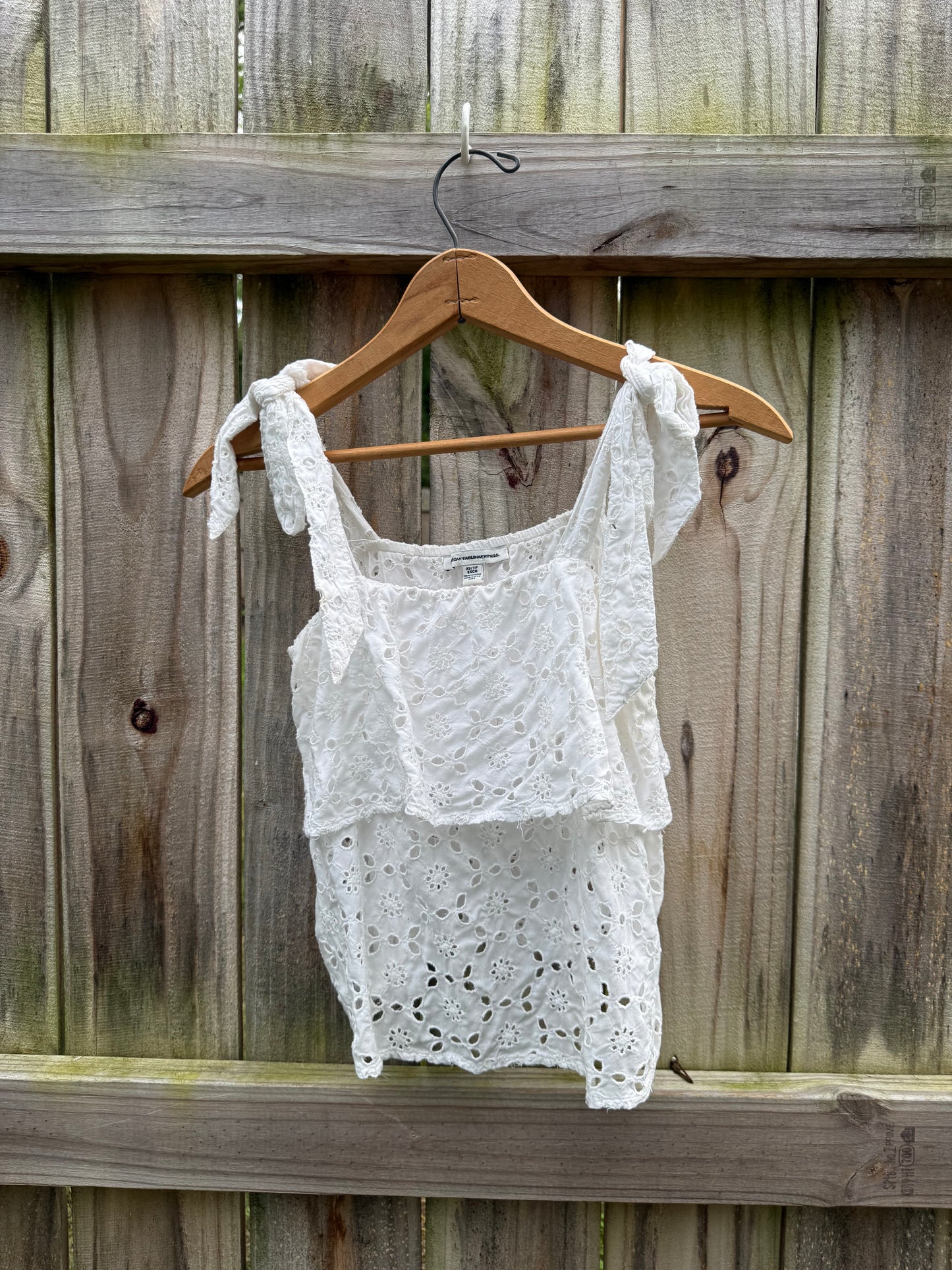 American Eagle Eyelet Tie Shoulder Crop Tank | XS
