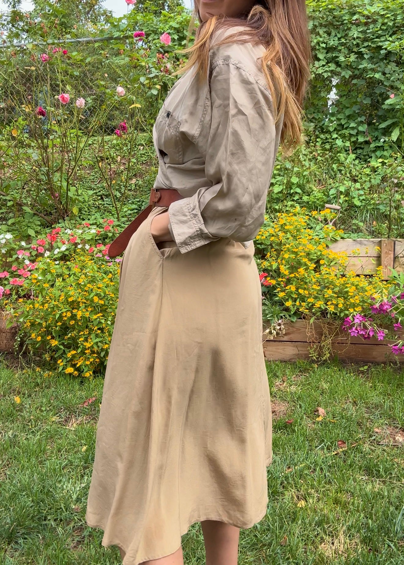 90s True Vintage Silk Button Front Skirt – Neutral Taupe