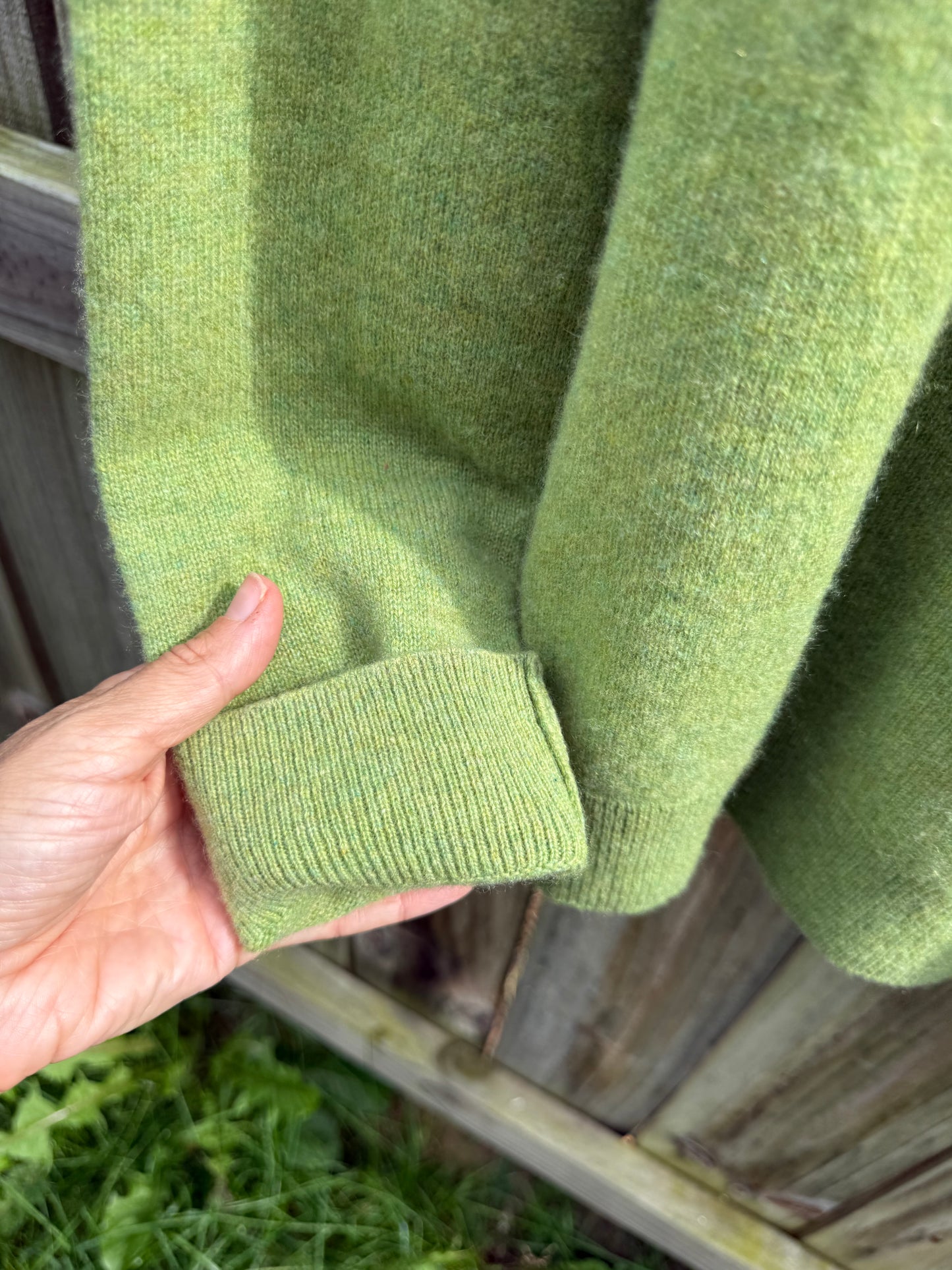 Tahari Cashmere Crewneck Sweater | Moss Green 100% Cashmere Knit