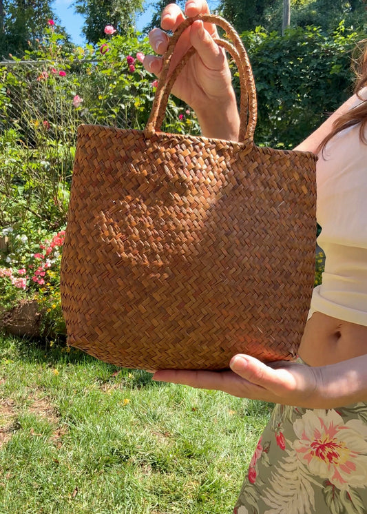 Vintage 70s Handwoven Basket Tote Bag / Market Tote