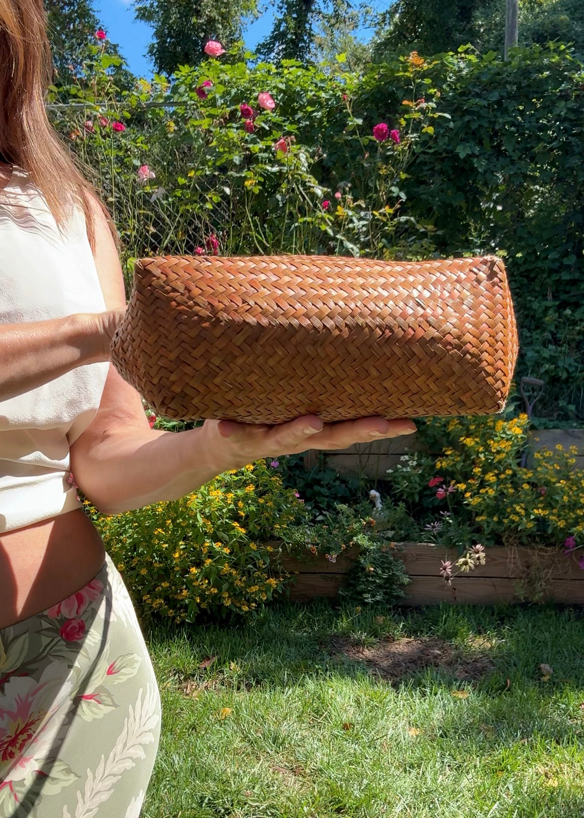 Vintage 70s Handwoven Basket Tote Bag / Market Tote