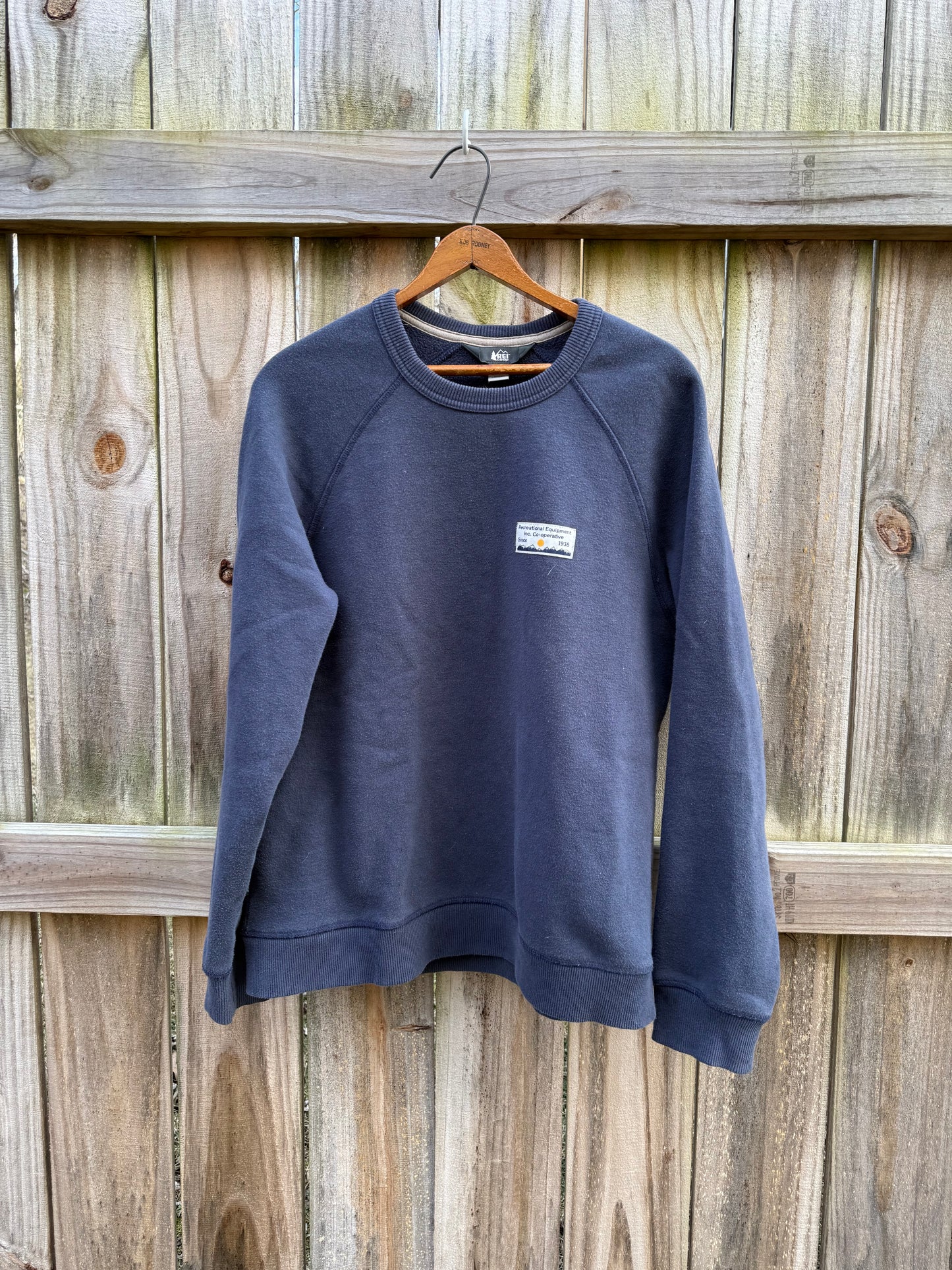 Vintage Navy REI Crewneck Sweatshirt