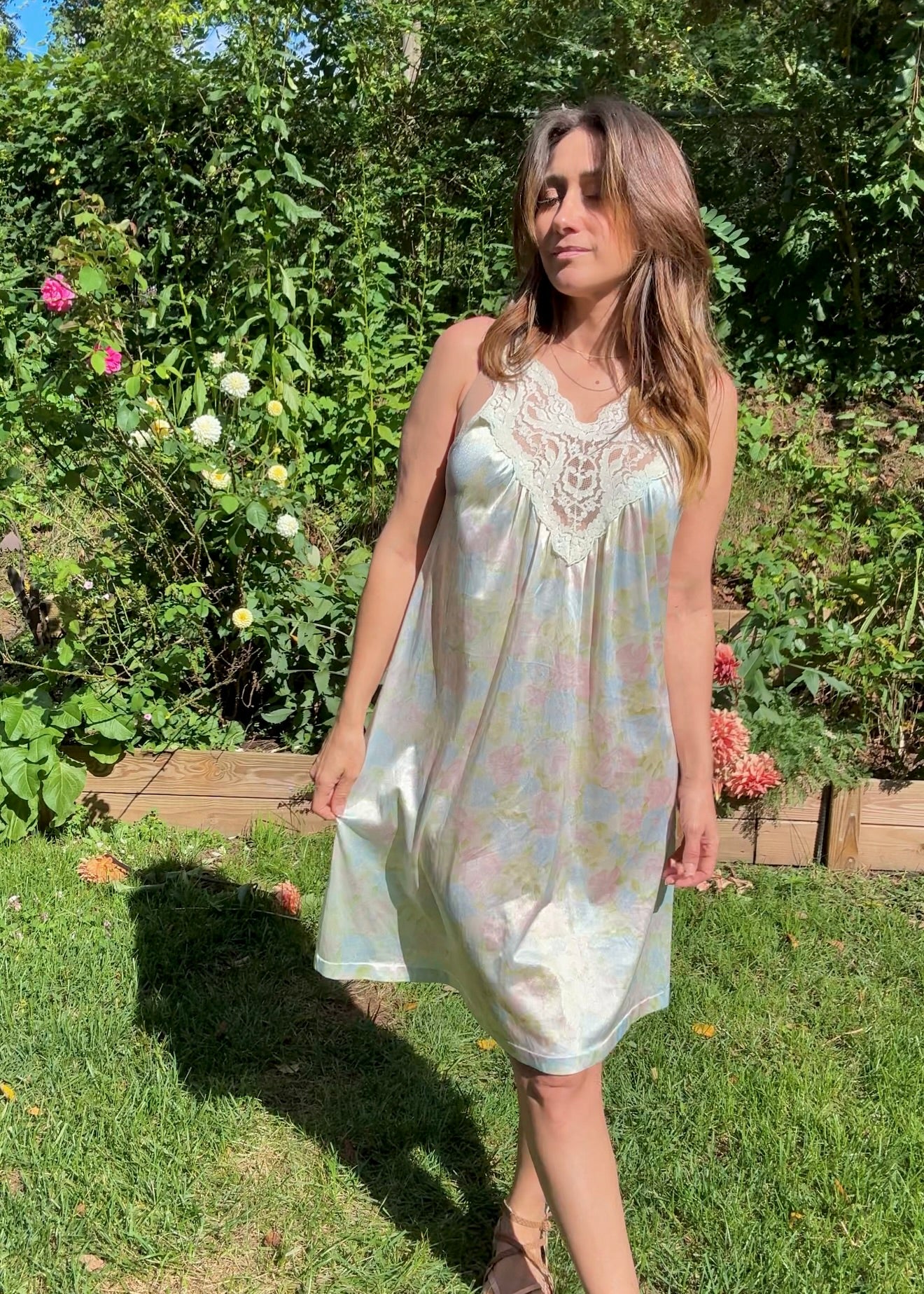 Vintage 1970s Vassarette Pastel Lace Slip Dress Nightgown (mini)