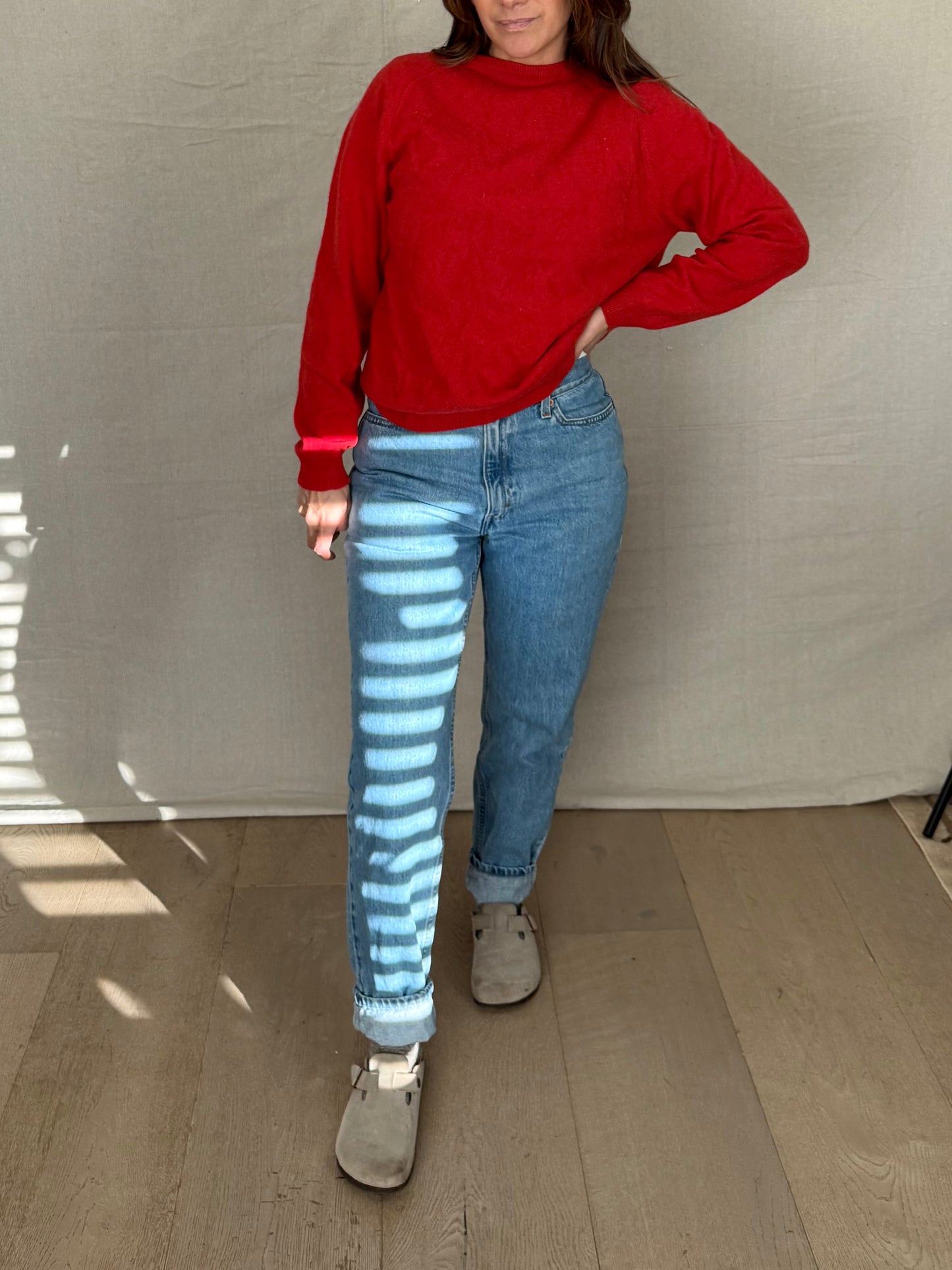 Red Cashmere Crewneck – Vintage Street Style Staple