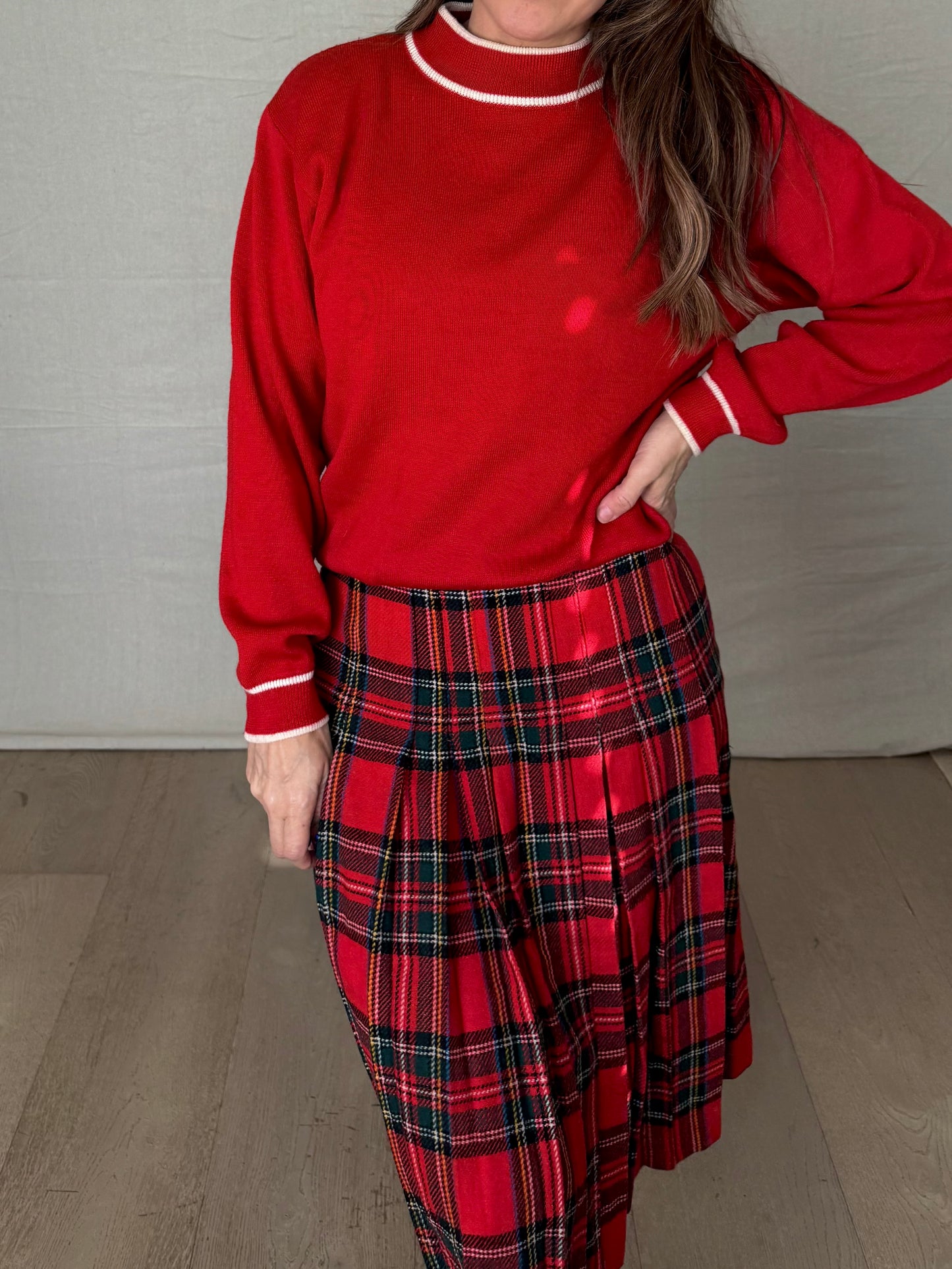 Vintage Red Tipped Knit Sweater – Made in Hong Kong