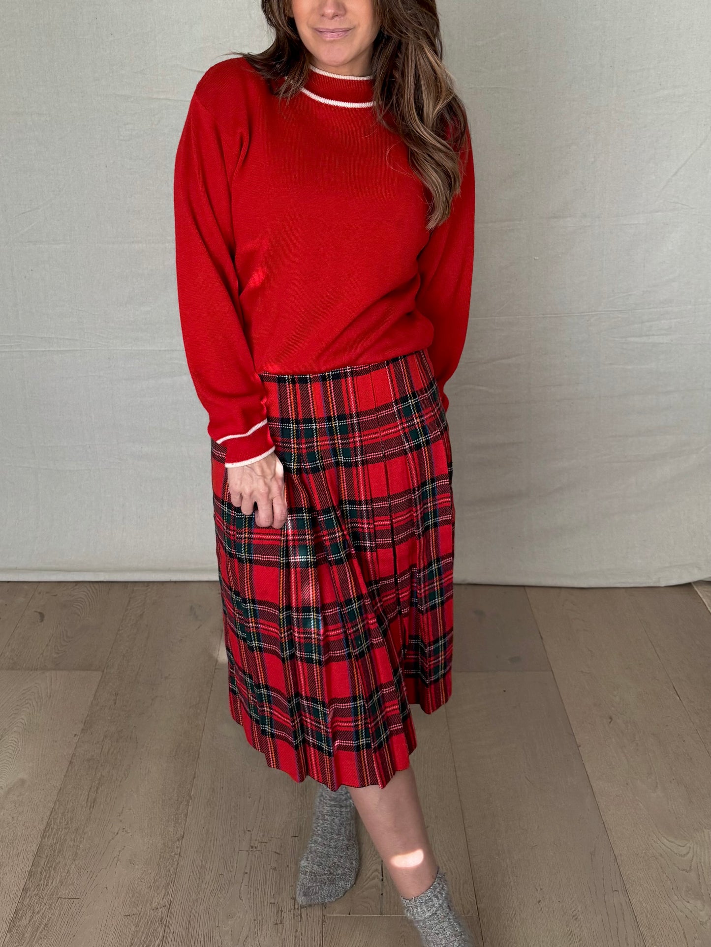 Vintage Red Tipped Knit Sweater – Made in Hong Kong