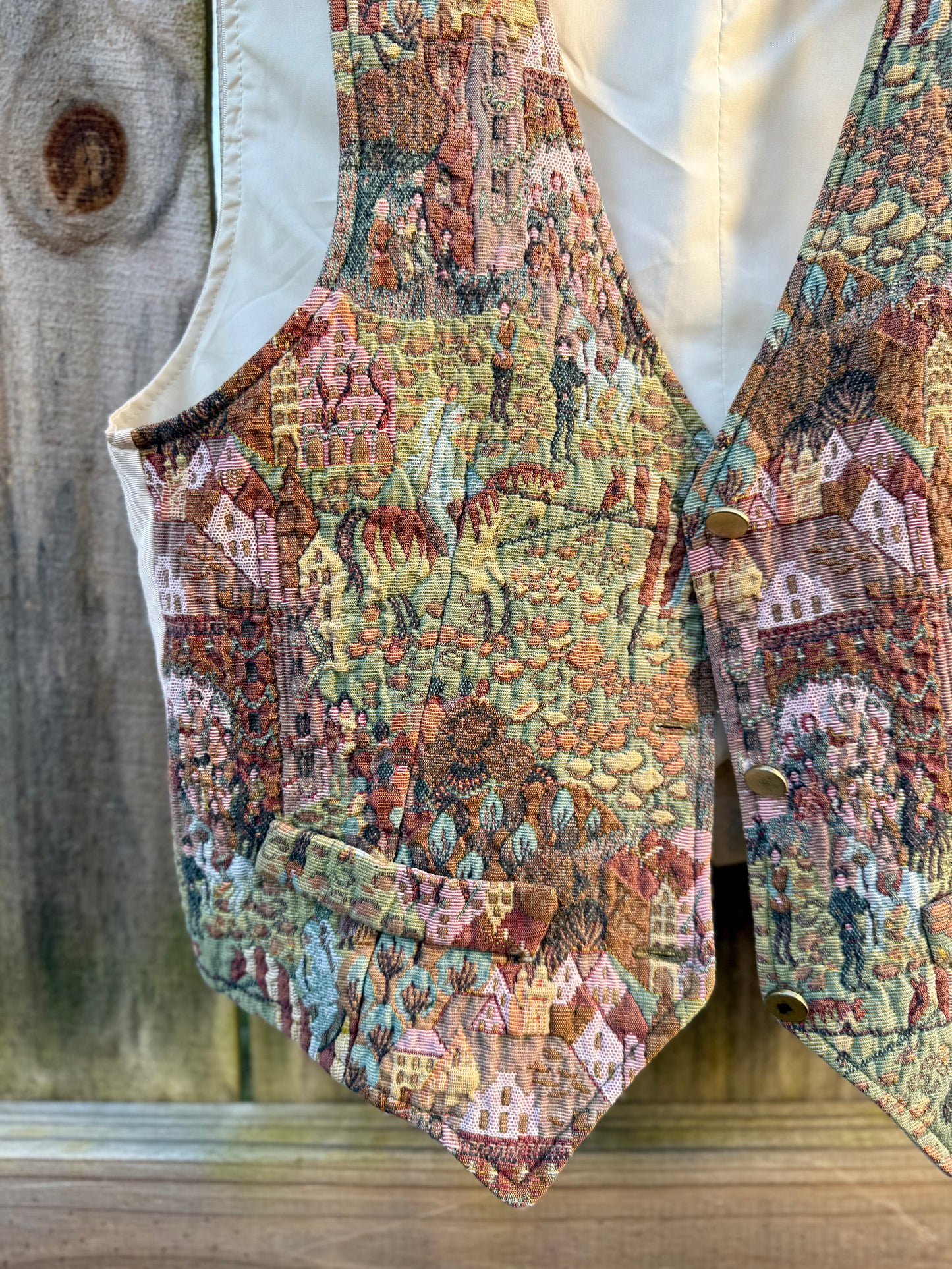 Vintage Tapestry Vest – Fitted 90s Cool Girl Layer