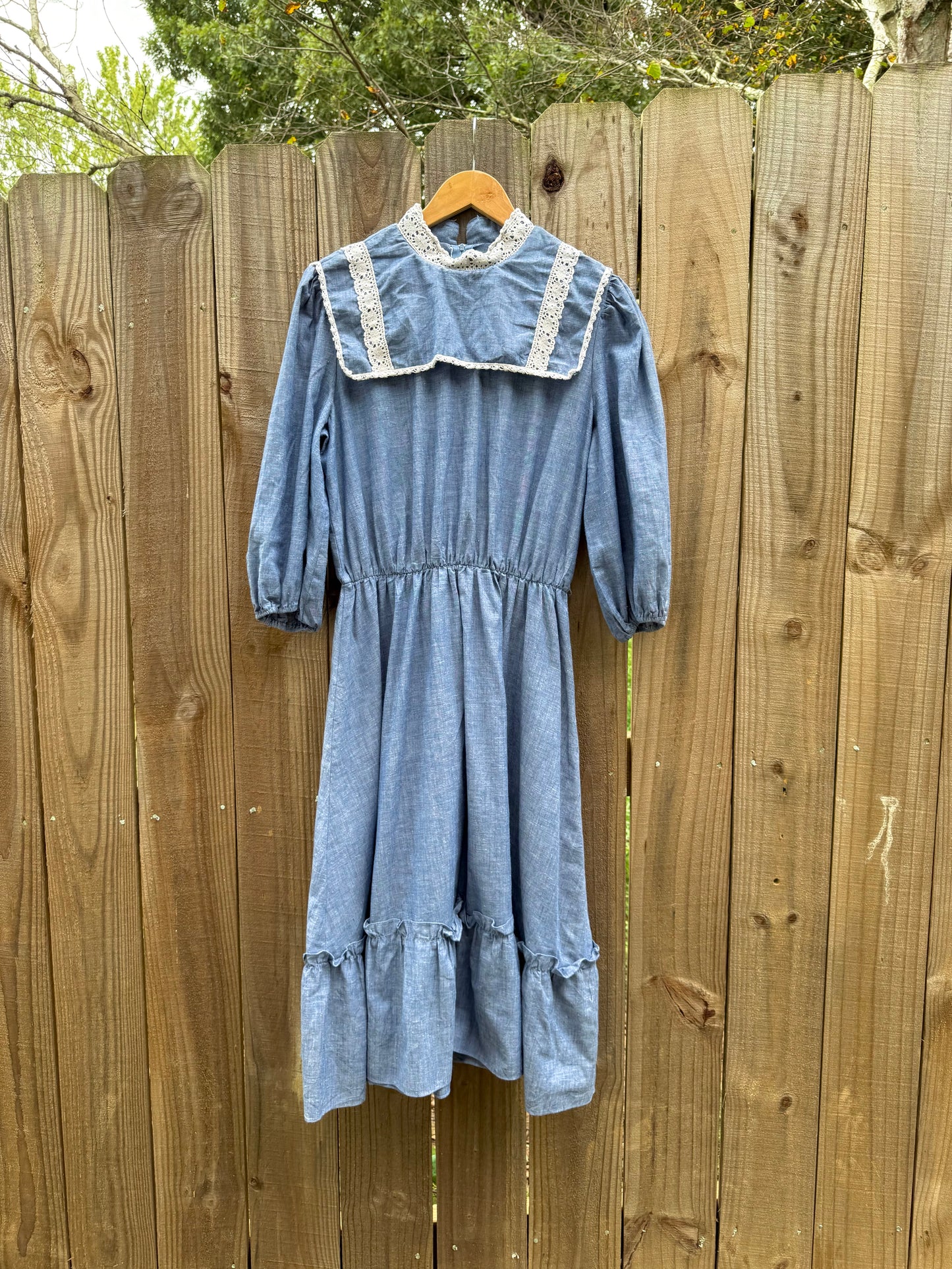 70s Chambray Prairie Dress, Lace Collar Midi - Vintage