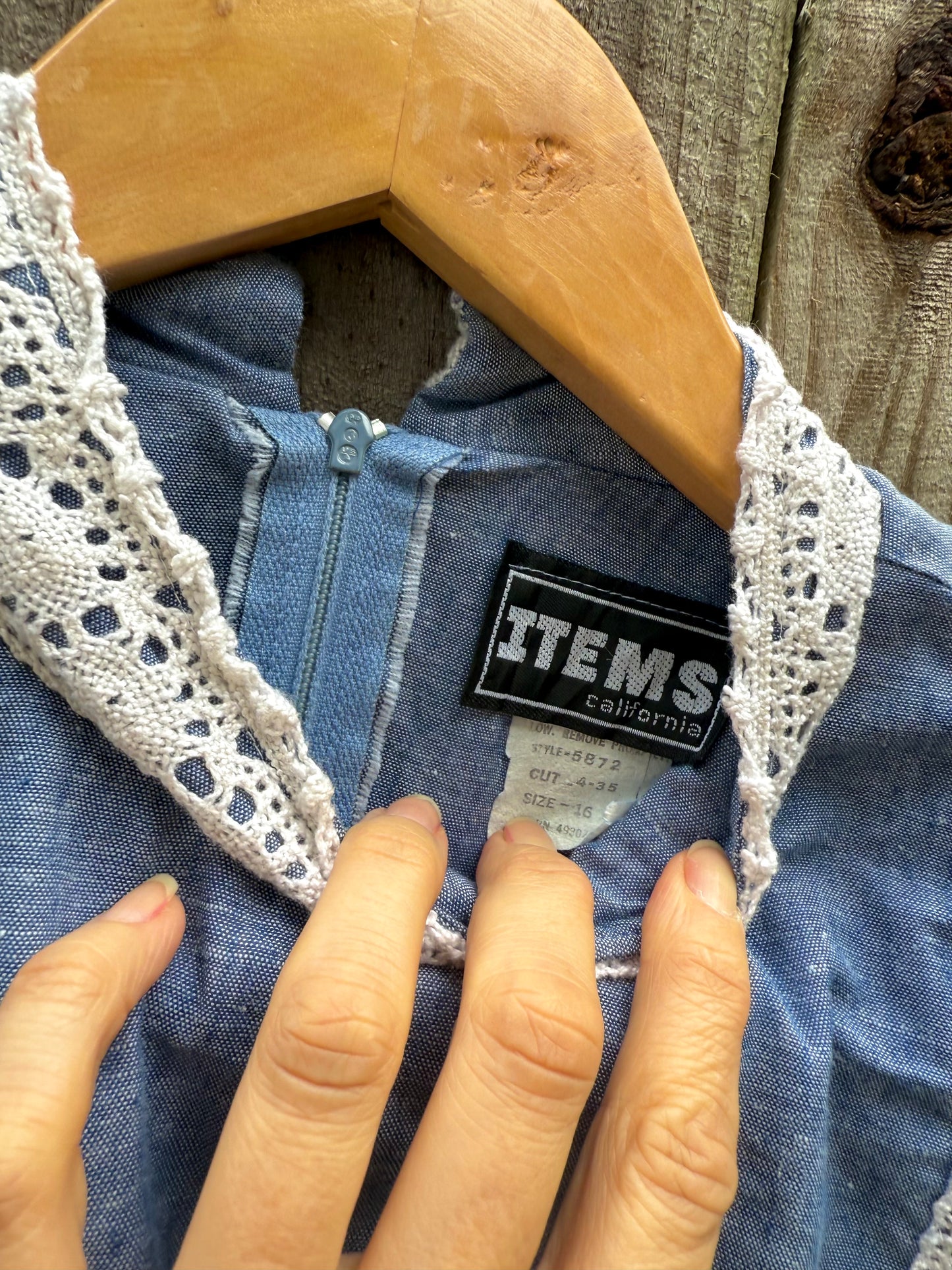 70s Chambray Prairie Dress, Lace Collar Midi - Vintage